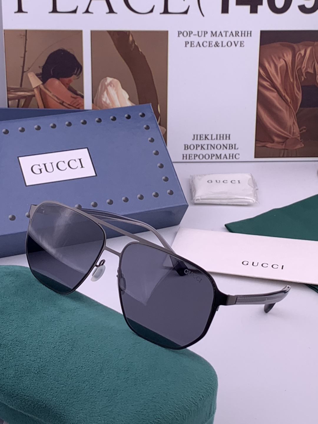 GUCCI 男款炫彩飞行员偏光太阳镜 ❤️材质：高清尼龙加厚卡槽高清偏光镜片 🌹无边框镜架💕颜👍型号：G