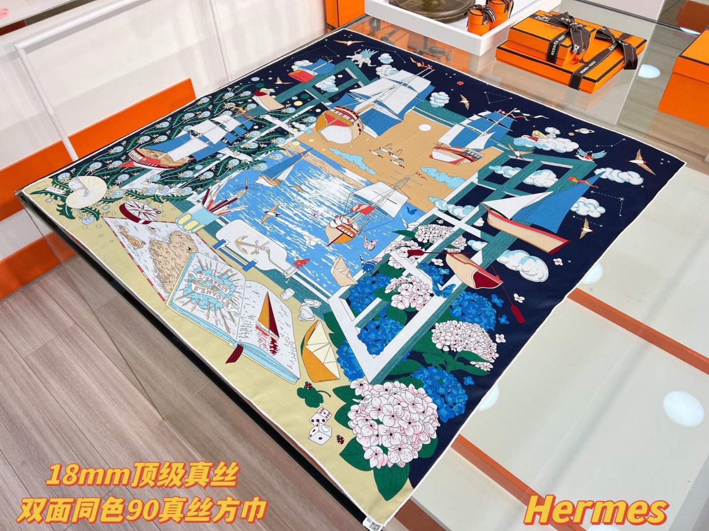 “诗意遨游”90方巾手工卷边斜纹真丝方巾（100%桑蚕丝）。这款爱马仕的经典单品展现强大而迷人的女性魅力