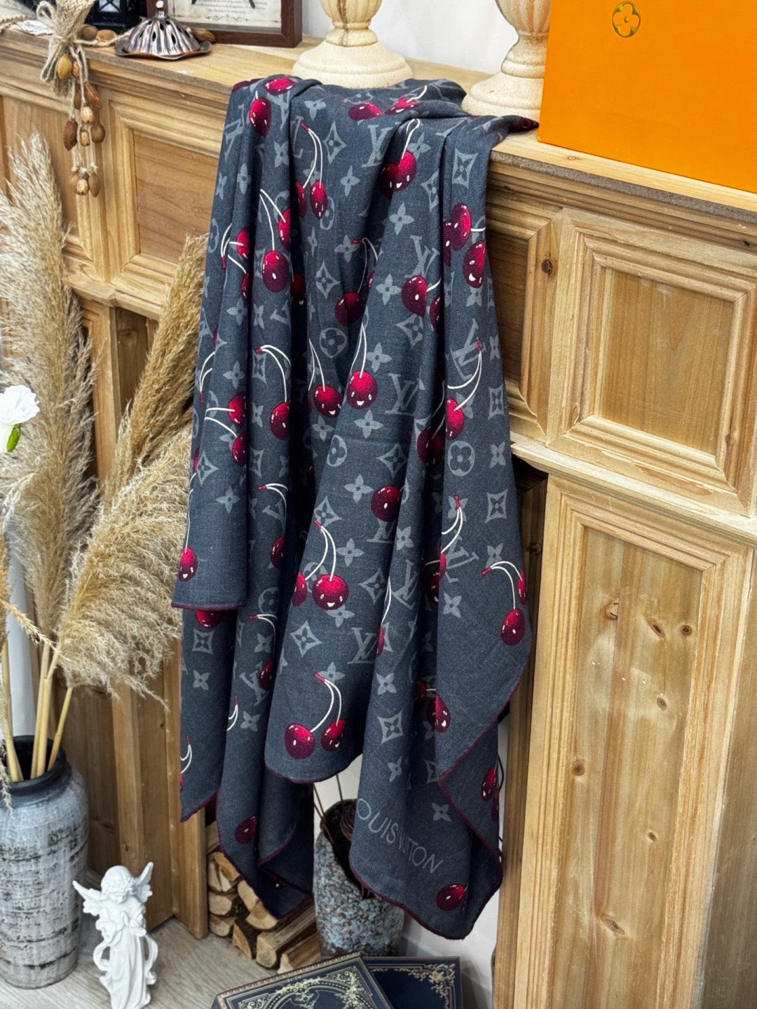 LV X TM MONOGRAMCERISE 140丝绒方巾【140双面丝绒同色】LV × TM Mon