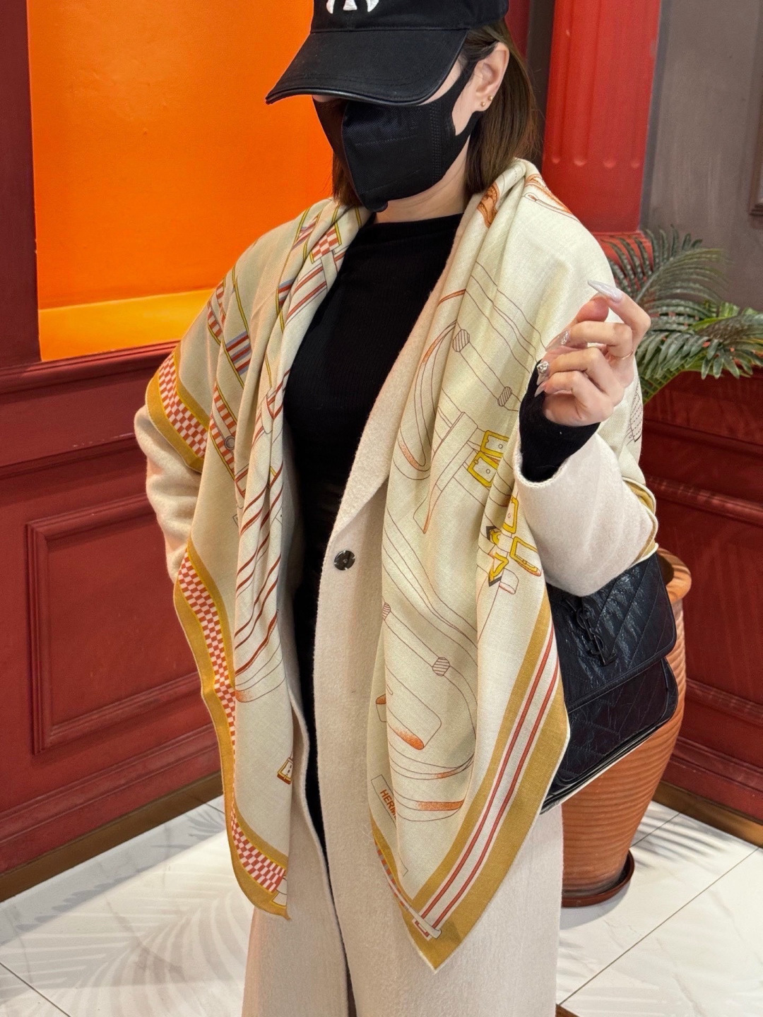 ❄️【双面同色】原单爱马仕140cm丝绒方巾💕 《马术密匙》，十九世纪的商品图录汇集了手工匠们的系列产品