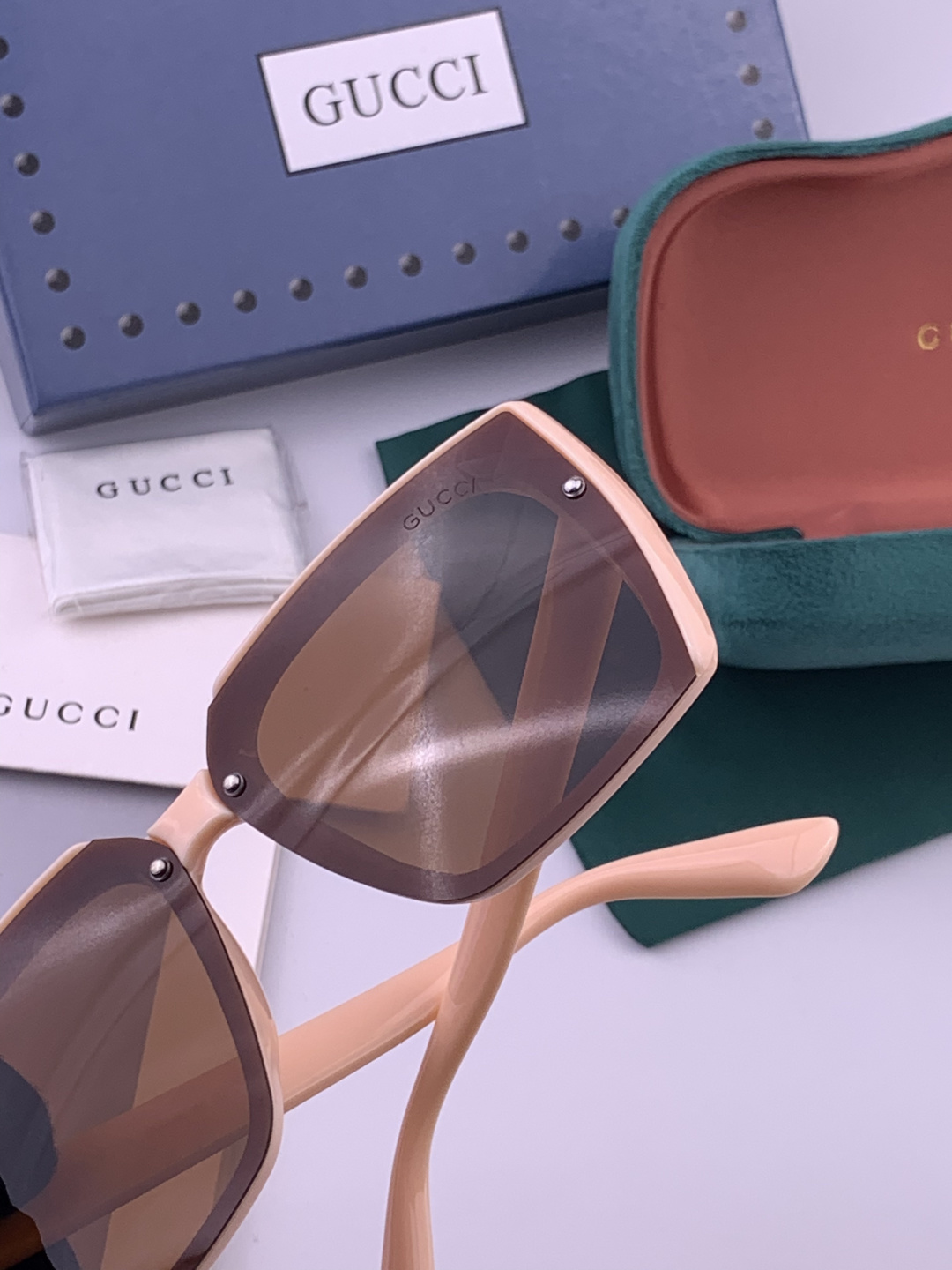 🔺 【GUCCI】开春新款 潮流爆款 时尚方框太阳镜 高品质 佩戴舒适 网红潮款墨镜 型号：G9600