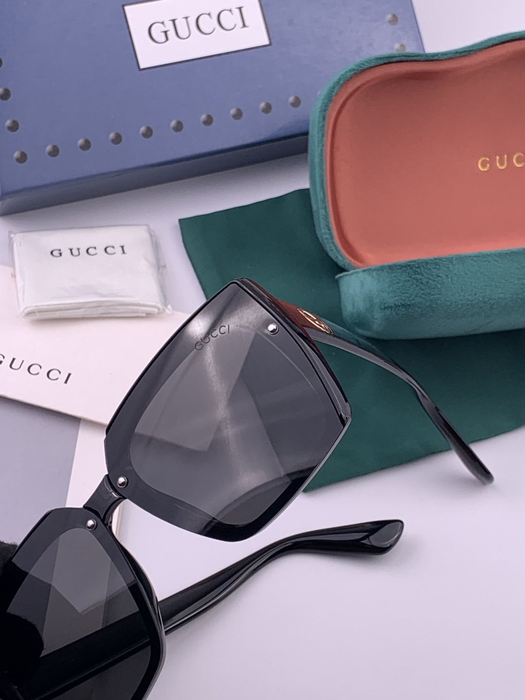 🔺 【GUCCI】开春新款 潮流爆款 时尚方框太阳镜 高品质 佩戴舒适 网红潮款墨镜 型号：G9600