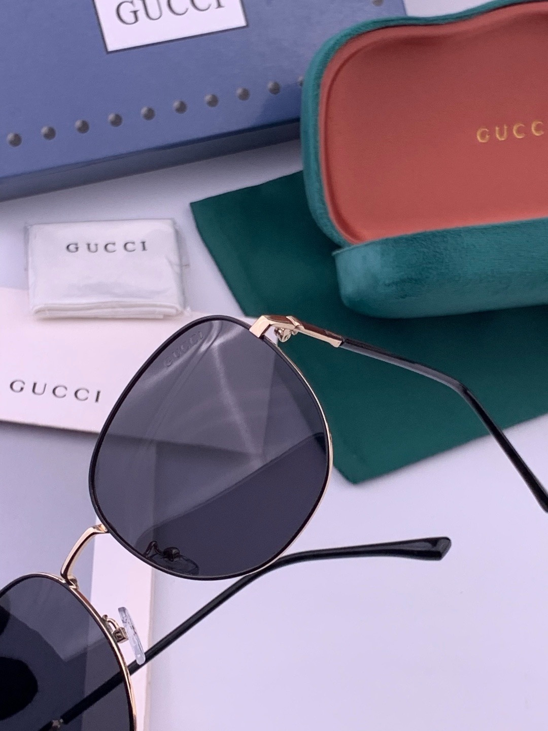 🔺 GUCCI🔻官方新款 众多明星同款[色]‼️‼️新款大框偏光墨镜 🌈🌈宝丽来超清加厚太阳镜🔝🔝型号：