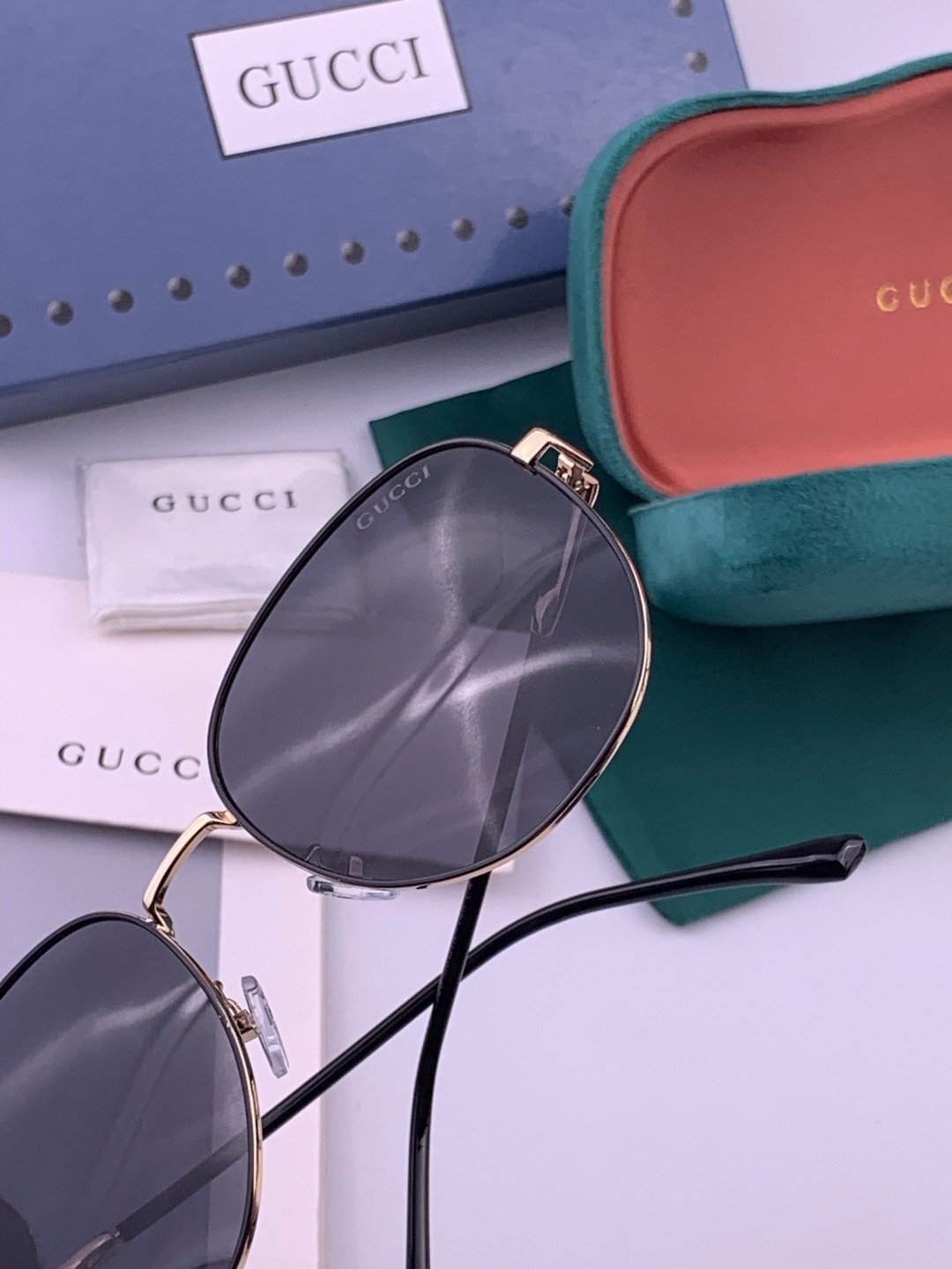 🔺 GUCCI🔻官方新款 众多明星同款[色]‼️‼️新款大框偏光墨镜 🌈🌈宝丽来超清加厚太阳镜🔝🔝型号：