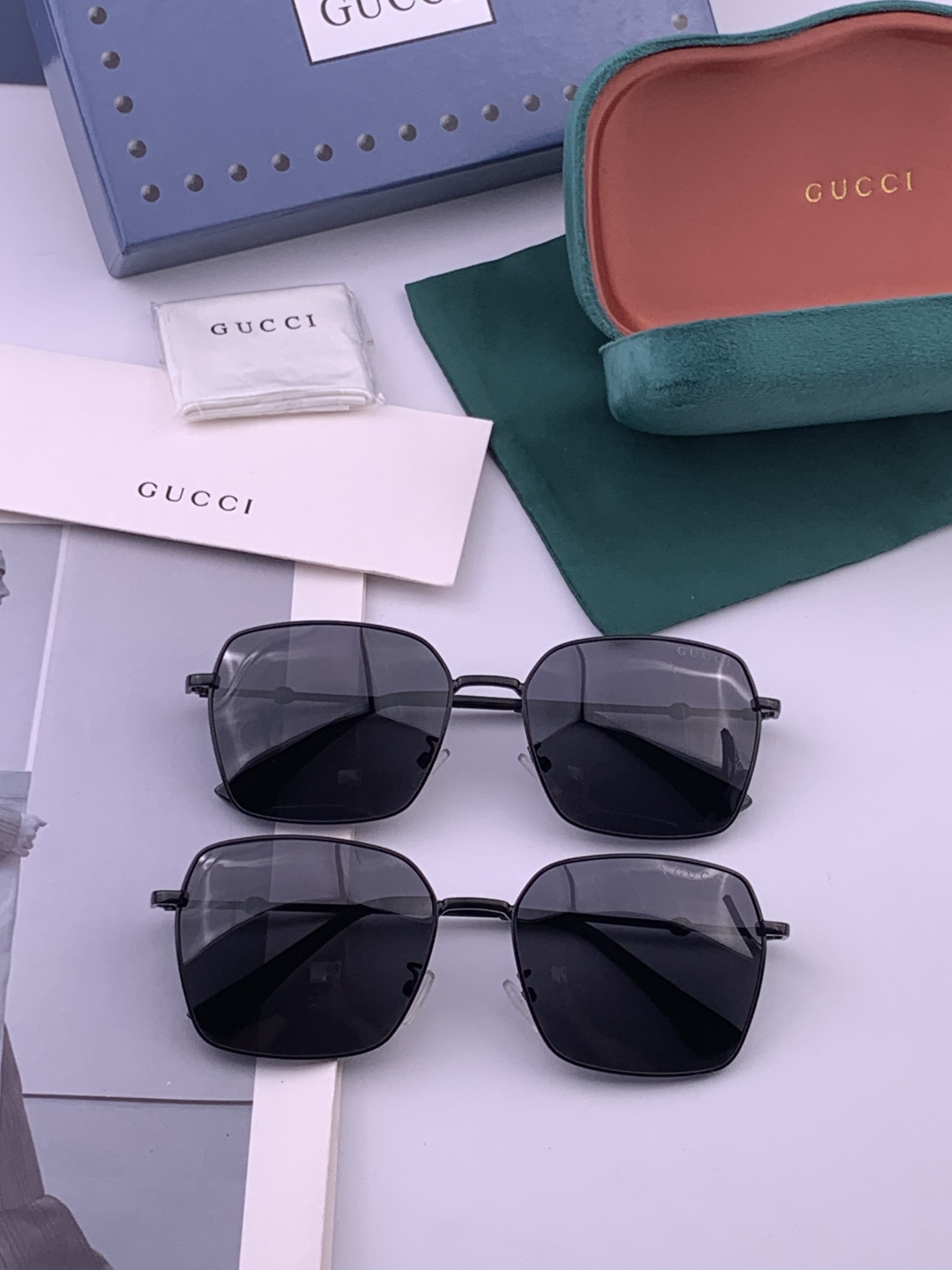 GUCCI-新款情侣款偏光太阳镜、完美品质，独特设计  适合各种脸型，‼️经典太阳镜 超个性 古典与时尚