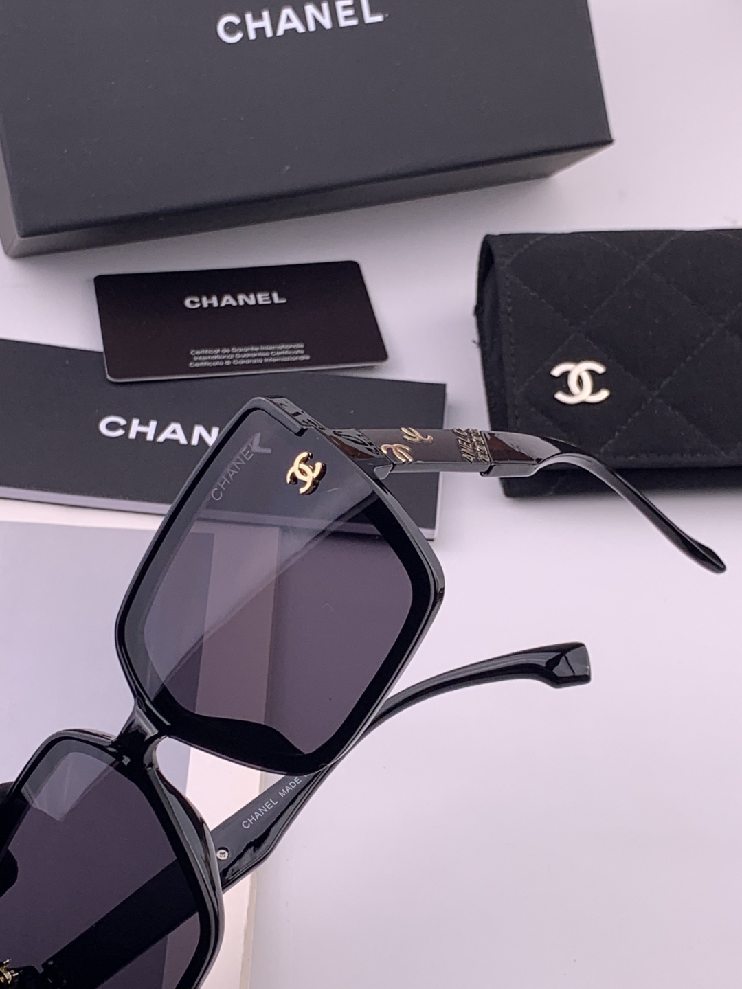 Chanel大框太阳镜墨镜  经典的方框设计，不挑脸型，无论搭配大衣还是连衣裙都非常显气质太阳镜预防紫外
