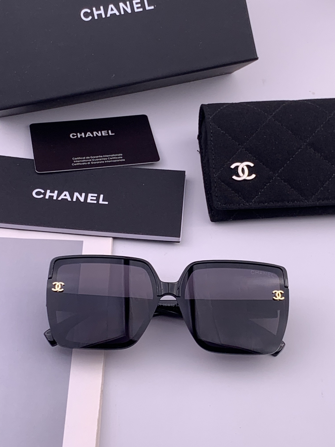 Chanel大框太阳镜墨镜  经典的方框设计，不挑脸型，无论搭配大衣还是连衣裙都非常显气质太阳镜预防紫外