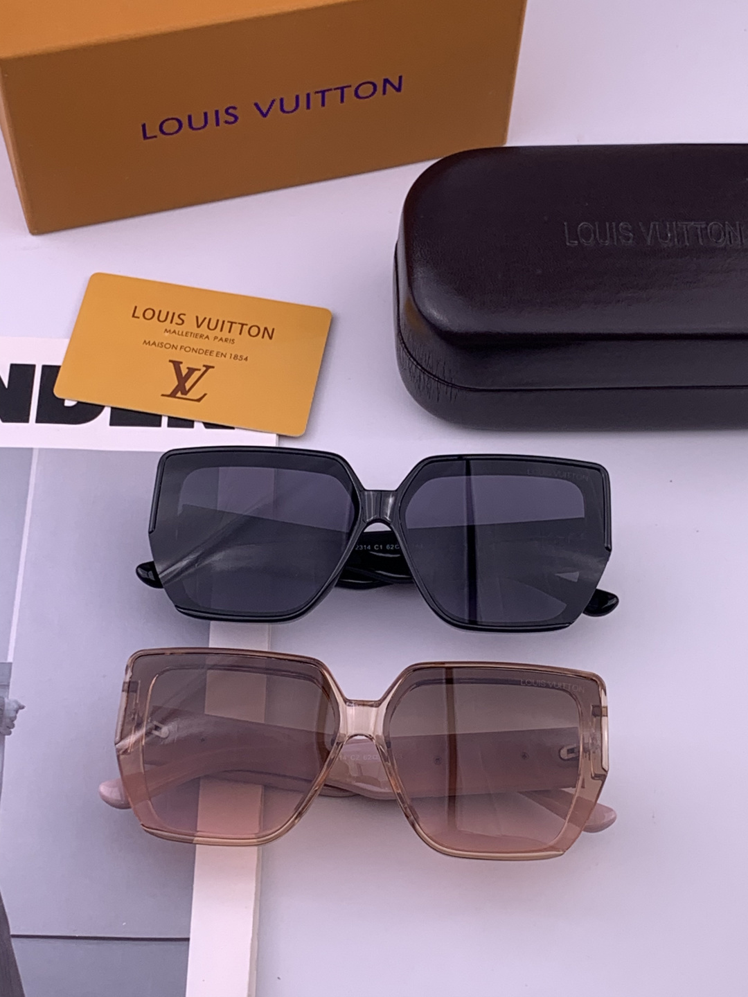 LV 开春新款  潮流爆款 时尚方框太阳镜 高品质 佩戴舒适 网红潮款墨镜 型号L4231