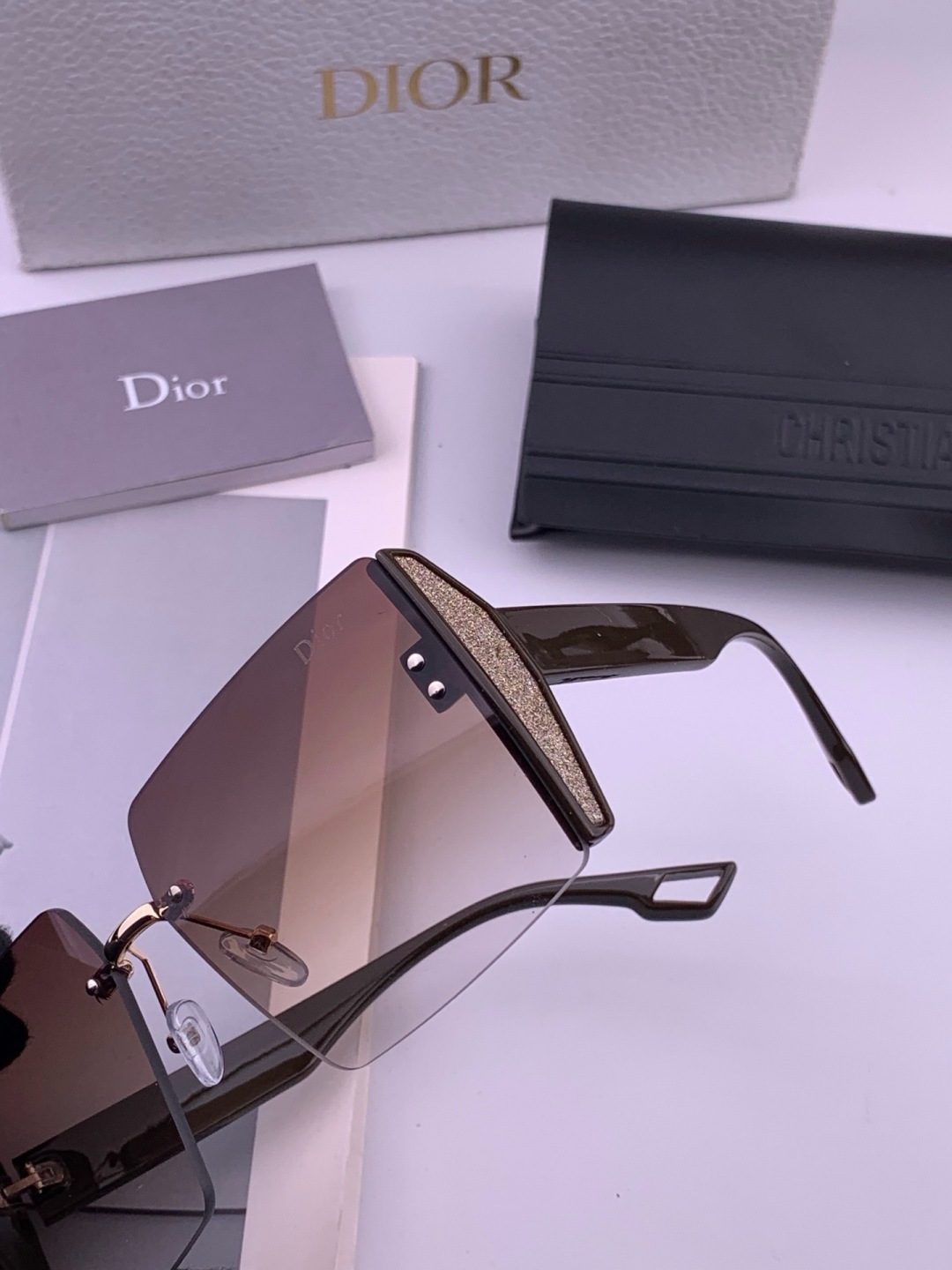 DIOR 新款女士方框太阳眼镜 开车墨镜 新款金属无框太阳镜  时尚大方 舒适轻盈 精致奢华 超轻 型号