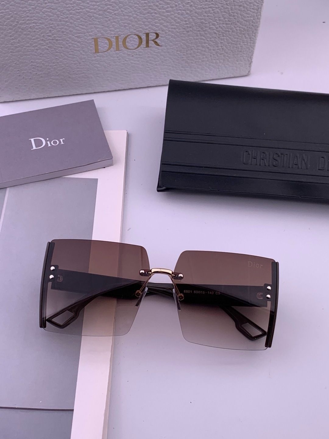DIOR 新款女士方框太阳眼镜 开车墨镜 新款金属无框太阳镜  时尚大方 舒适轻盈 精致奢华 超轻 型号