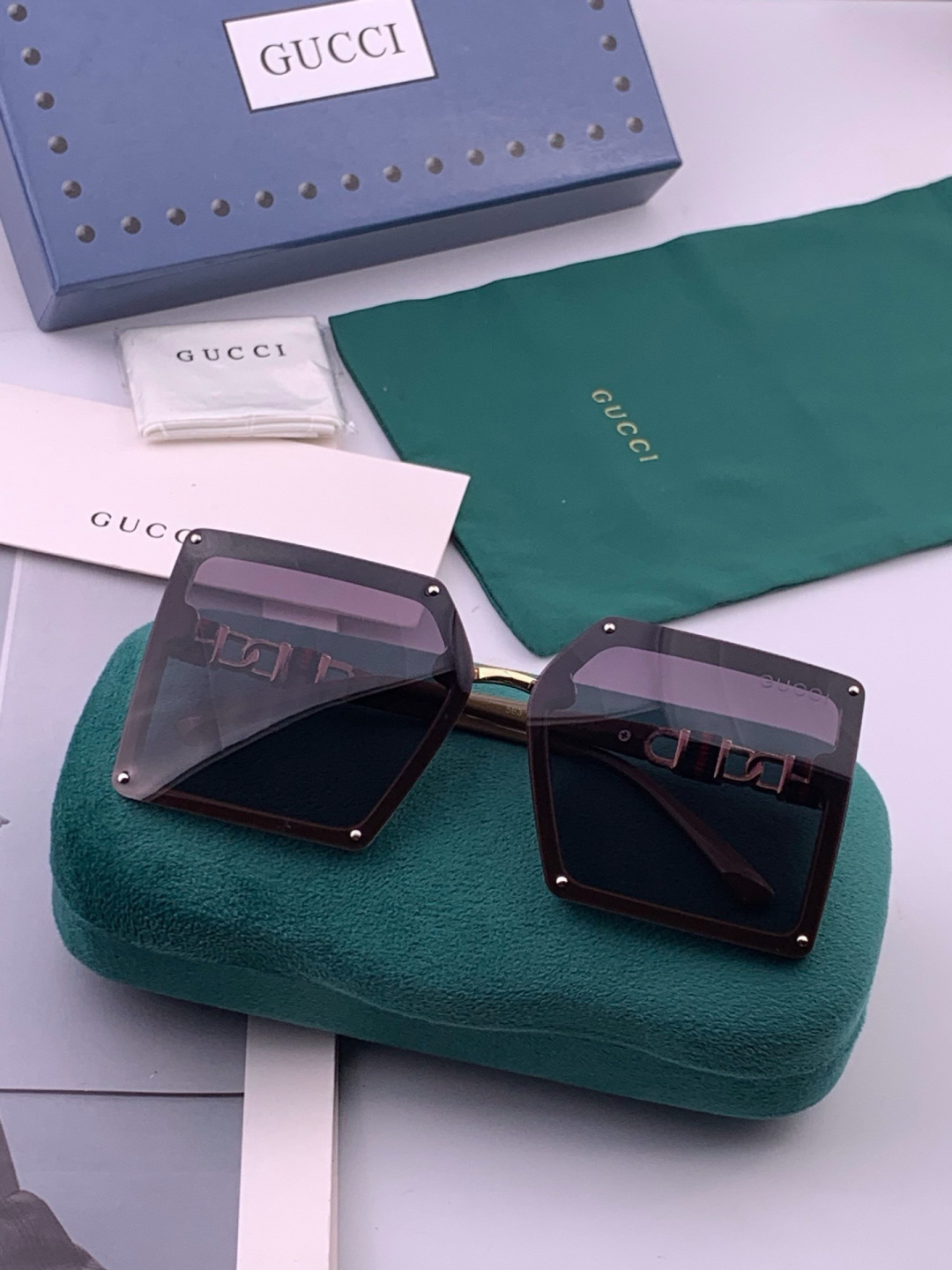 【TR偏光系列】Gucci   经典的方框设计，不挑脸型，无论搭配大衣还是连衣裙都非常显气质偏光镜片预防