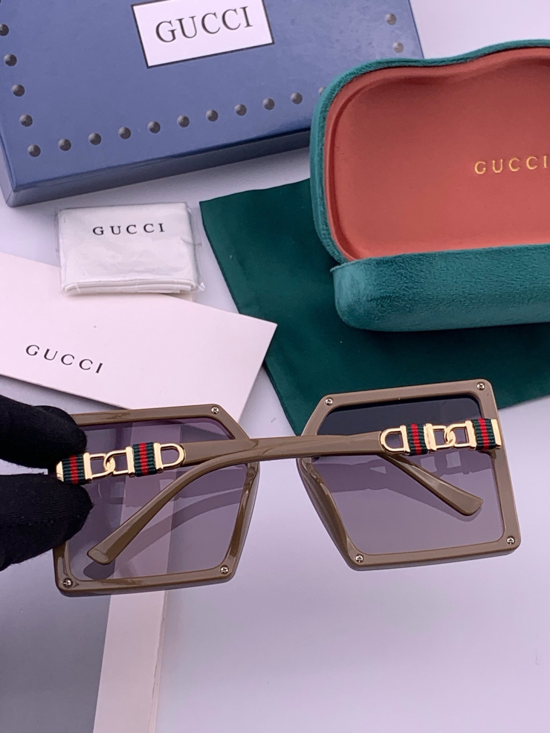 【TR偏光系列】Gucci   经典的方框设计，不挑脸型，无论搭配大衣还是连衣裙都非常显气质偏光镜片预防