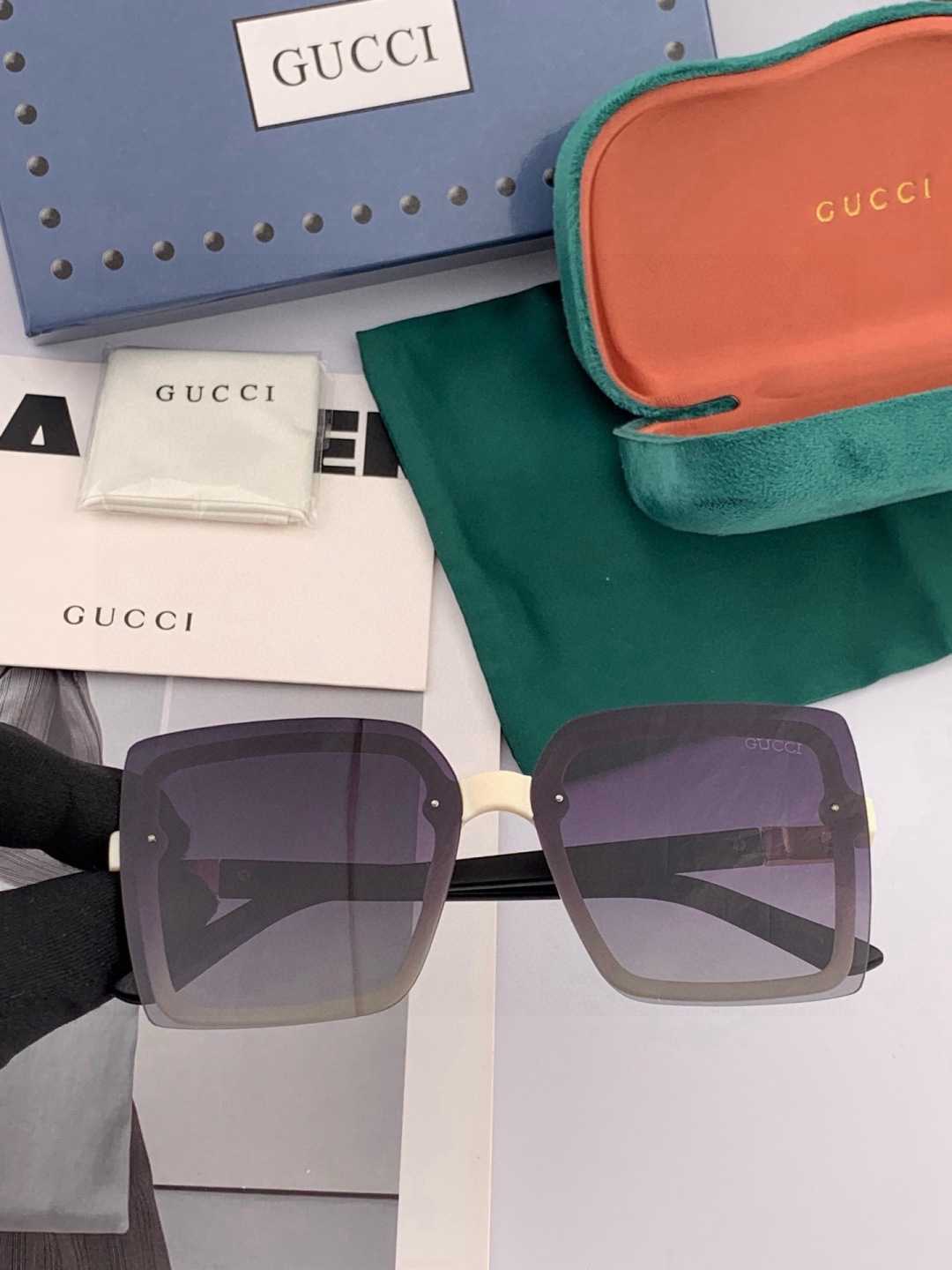 【TR偏光系列】Gucci   经典的方框设计，不挑脸型，无论搭配大衣还是连衣裙都非常显气质偏光镜片预防