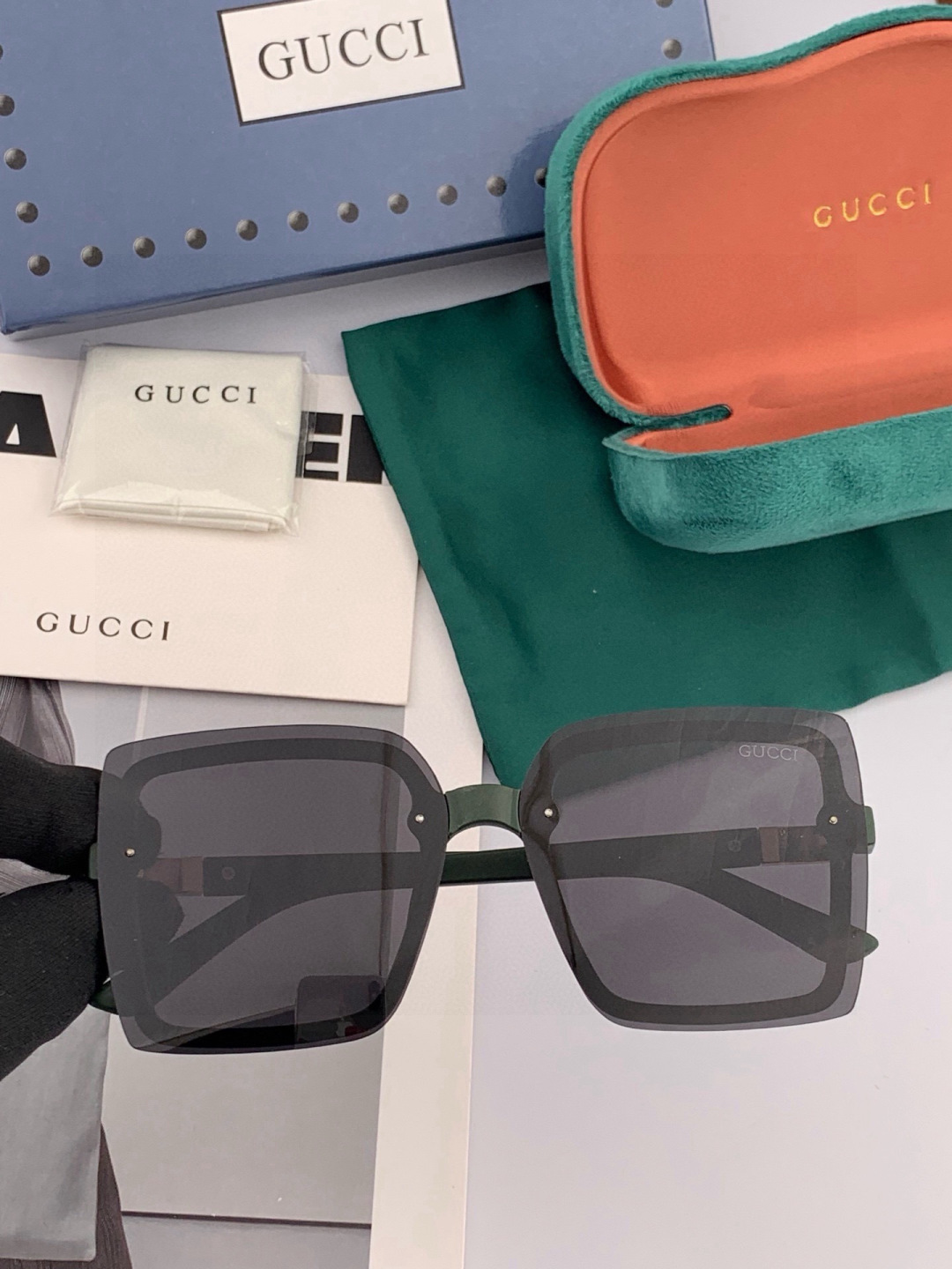 【TR偏光系列】Gucci   经典的方框设计，不挑脸型，无论搭配大衣还是连衣裙都非常显气质偏光镜片预防