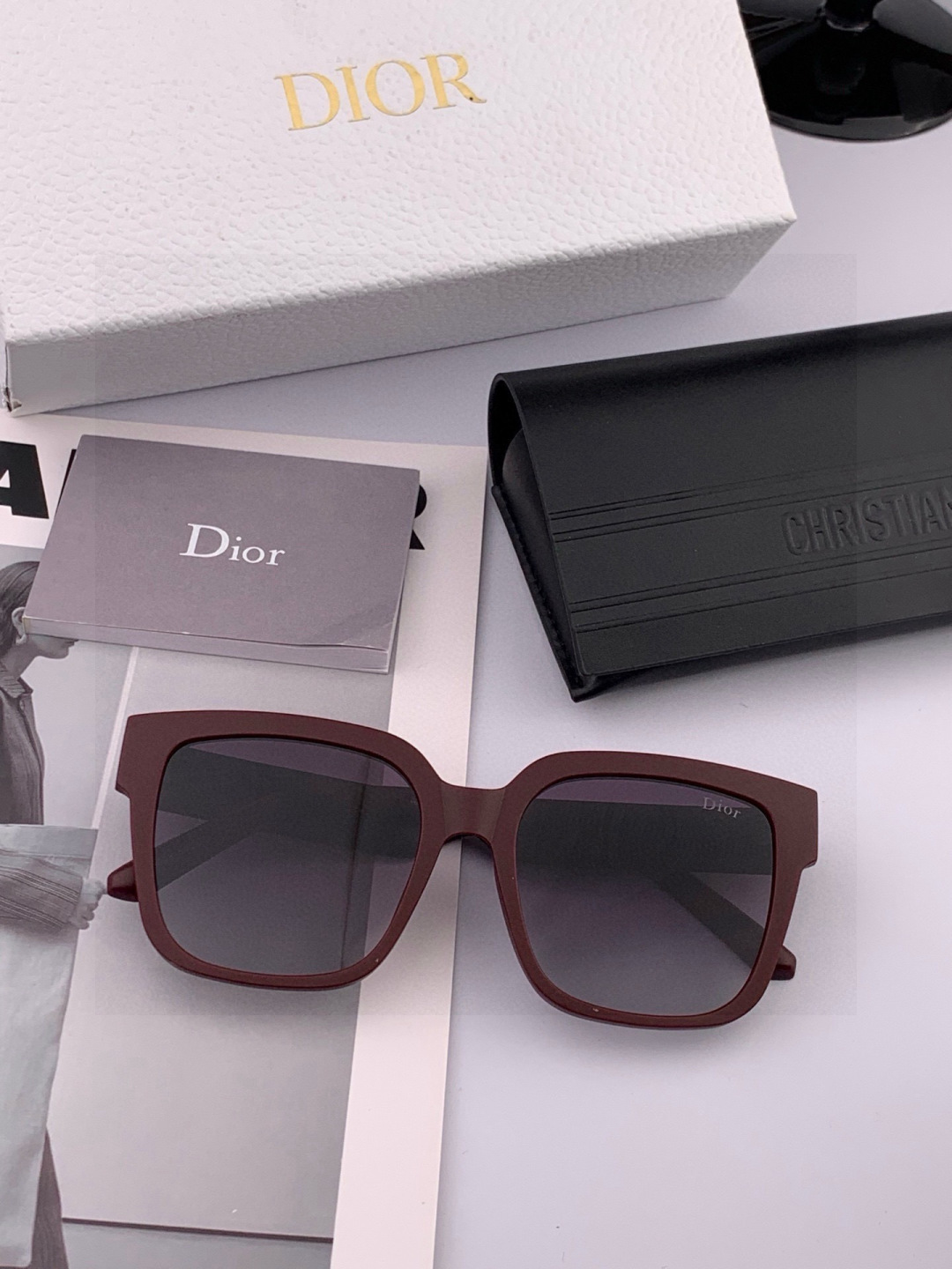 🔺 【DIOR-迪奥】开春新款 潮流爆款 时尚方框太阳镜 高品质 佩戴舒适 网红潮款墨镜 型号：D830