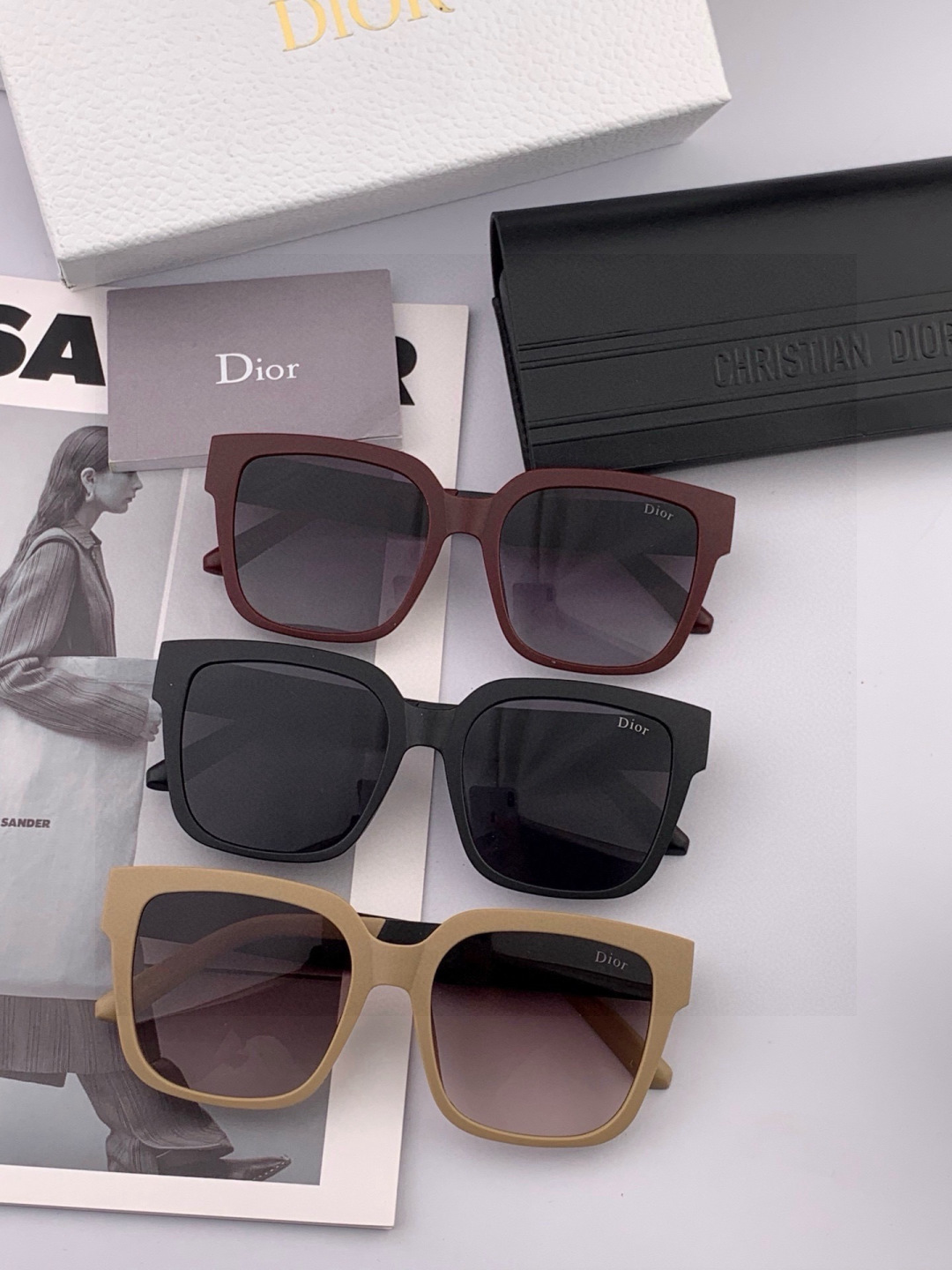 🔺 【DIOR-迪奥】开春新款 潮流爆款 时尚方框太阳镜 高品质 佩戴舒适 网红潮款墨镜 型号：D830
