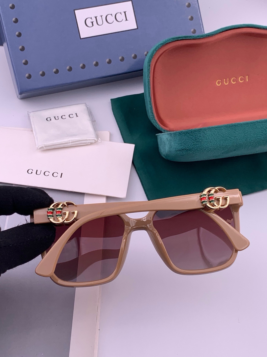 【TR偏光系列】Gucci   经典的方框设计，不挑脸型，无论搭配大衣还是连衣裙都非常显气质偏光镜片预防