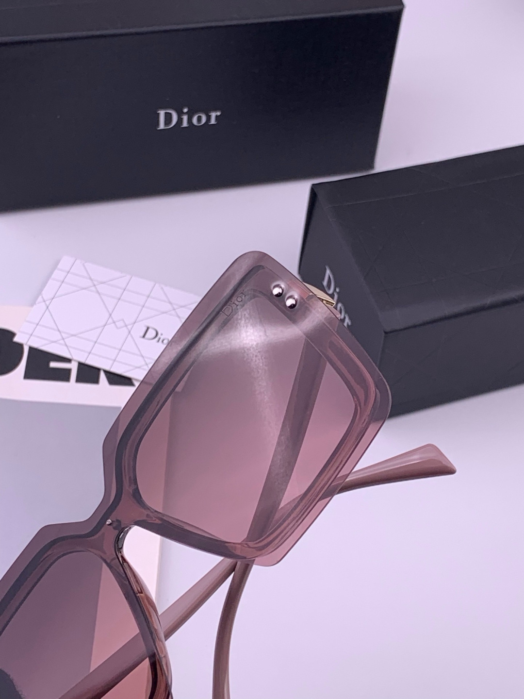🔺 【DIOR-迪奥】开春新款 潮流爆款 时尚太阳镜 高品质 佩戴舒适 网红潮款墨镜 型号：D7996