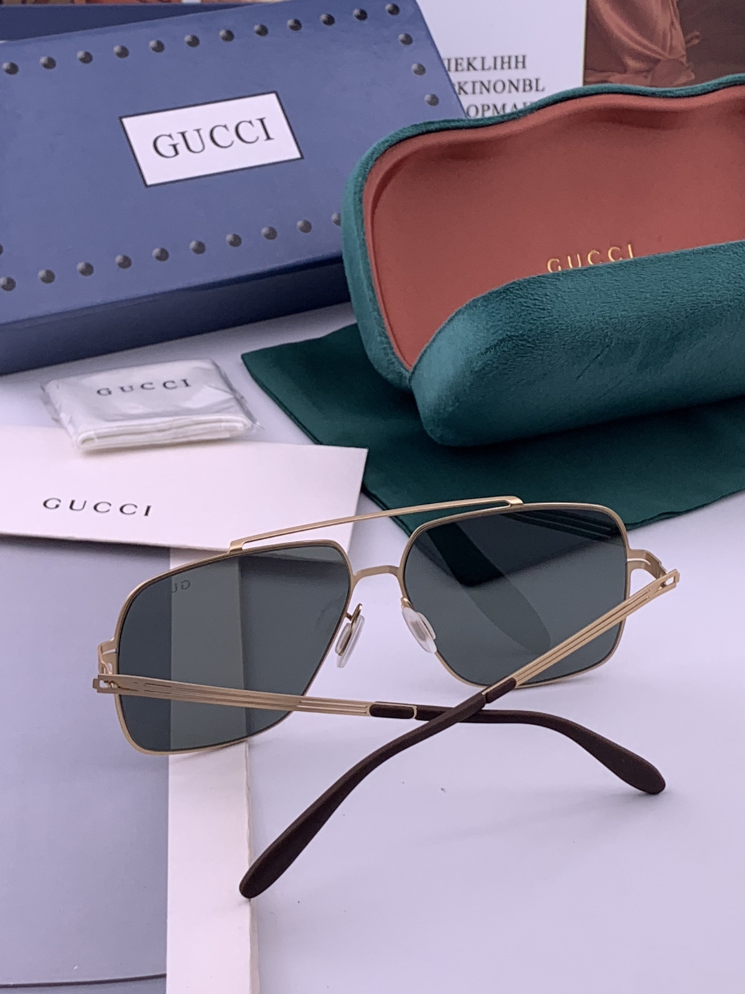 ♦️ GUCCI 新款男女情侣款太阳镜多边形墨镜iP电镀永不褪色 超轻超有弹性整幅眼镜无螺丝重要的是压不