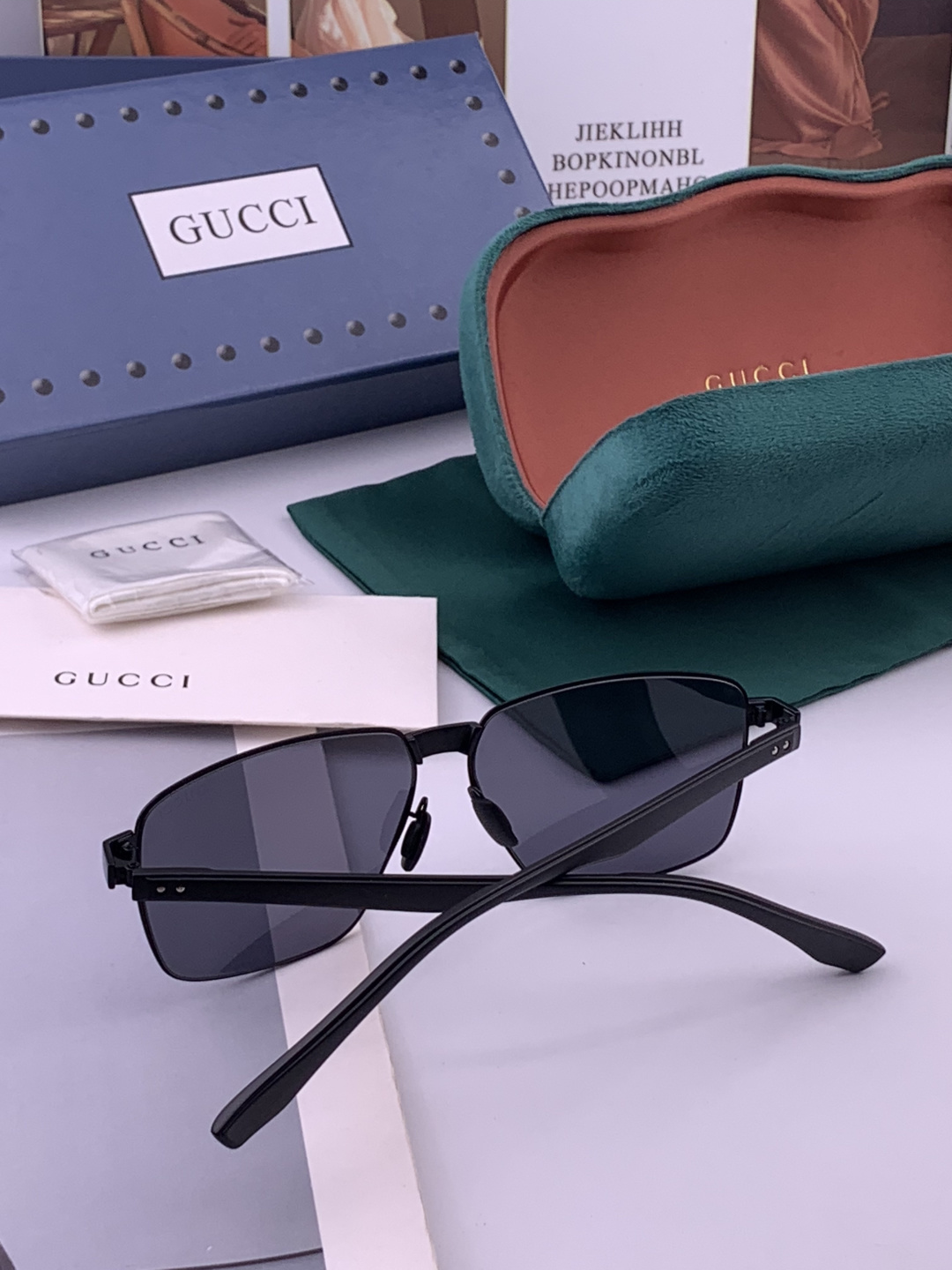 GUCCI 男款炫彩飞行员偏光太阳镜 ❤️材质：高清尼龙加厚卡槽高清偏光镜片 🌹无边框镜架💕颜👍型号：G