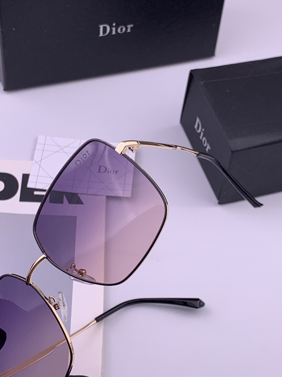 🔺 【DIOR-迪奥】开春新款 潮流爆款 时尚方框偏光太阳镜 高品质 佩戴舒适 网红潮款墨镜 型号：D5