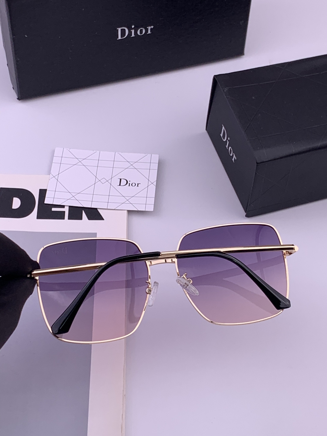 🔺 【DIOR-迪奥】开春新款 潮流爆款 时尚方框偏光太阳镜 高品质 佩戴舒适 网红潮款墨镜 型号：D5