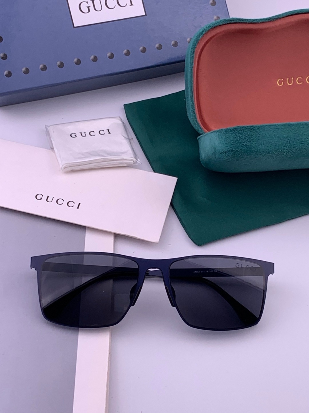 GUCCI 男款炫彩飞行员偏光太阳镜 ❤️材质：高清尼龙加厚卡槽高清偏光镜片 🌹无边框镜架💕颜👍型号：G