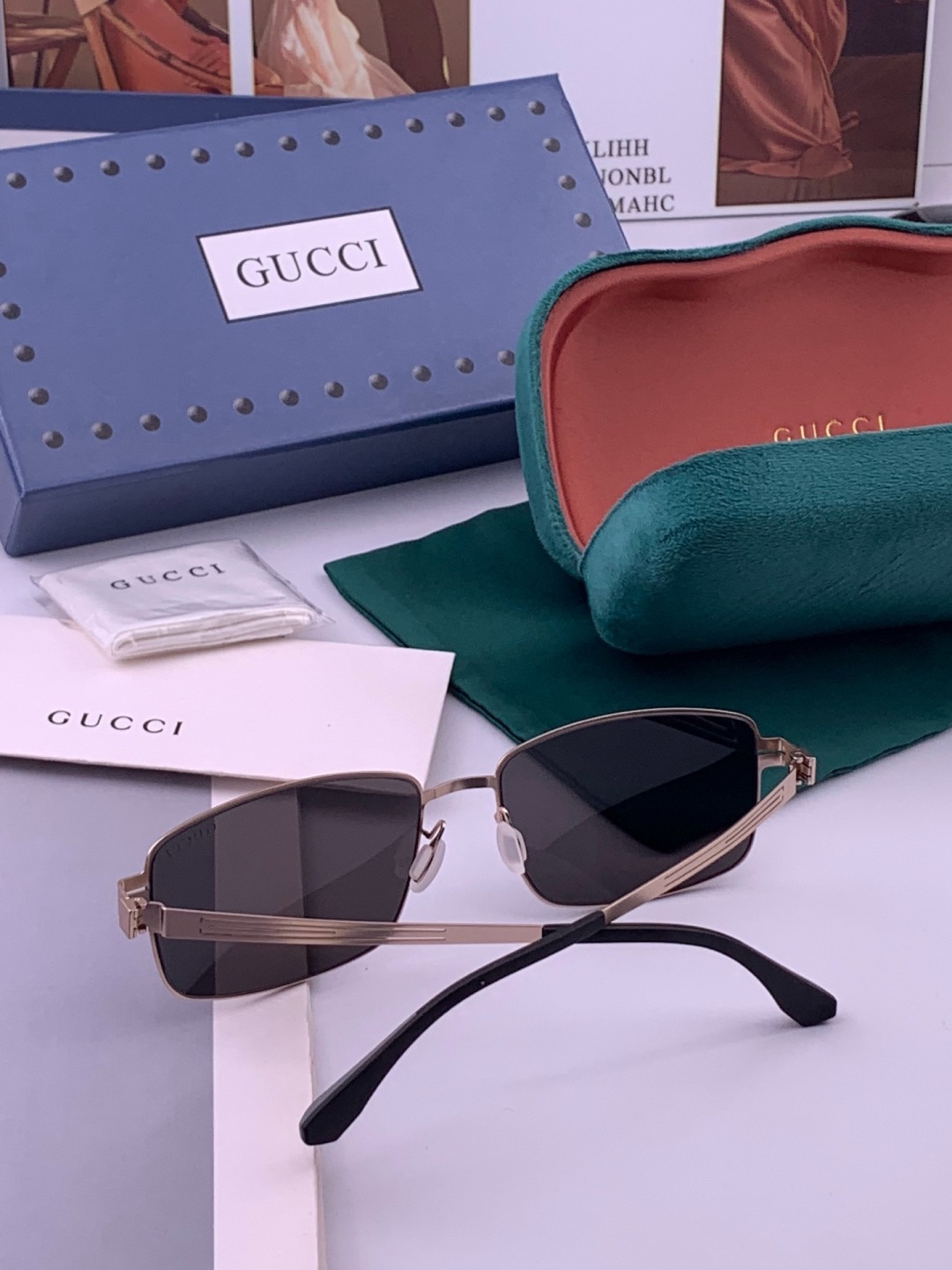GUCCI 男款炫彩飞行员偏光太阳镜 ❤️材质：高清尼龙加厚卡槽高清偏光镜片 🌹无边框镜架💕颜👍型号：G