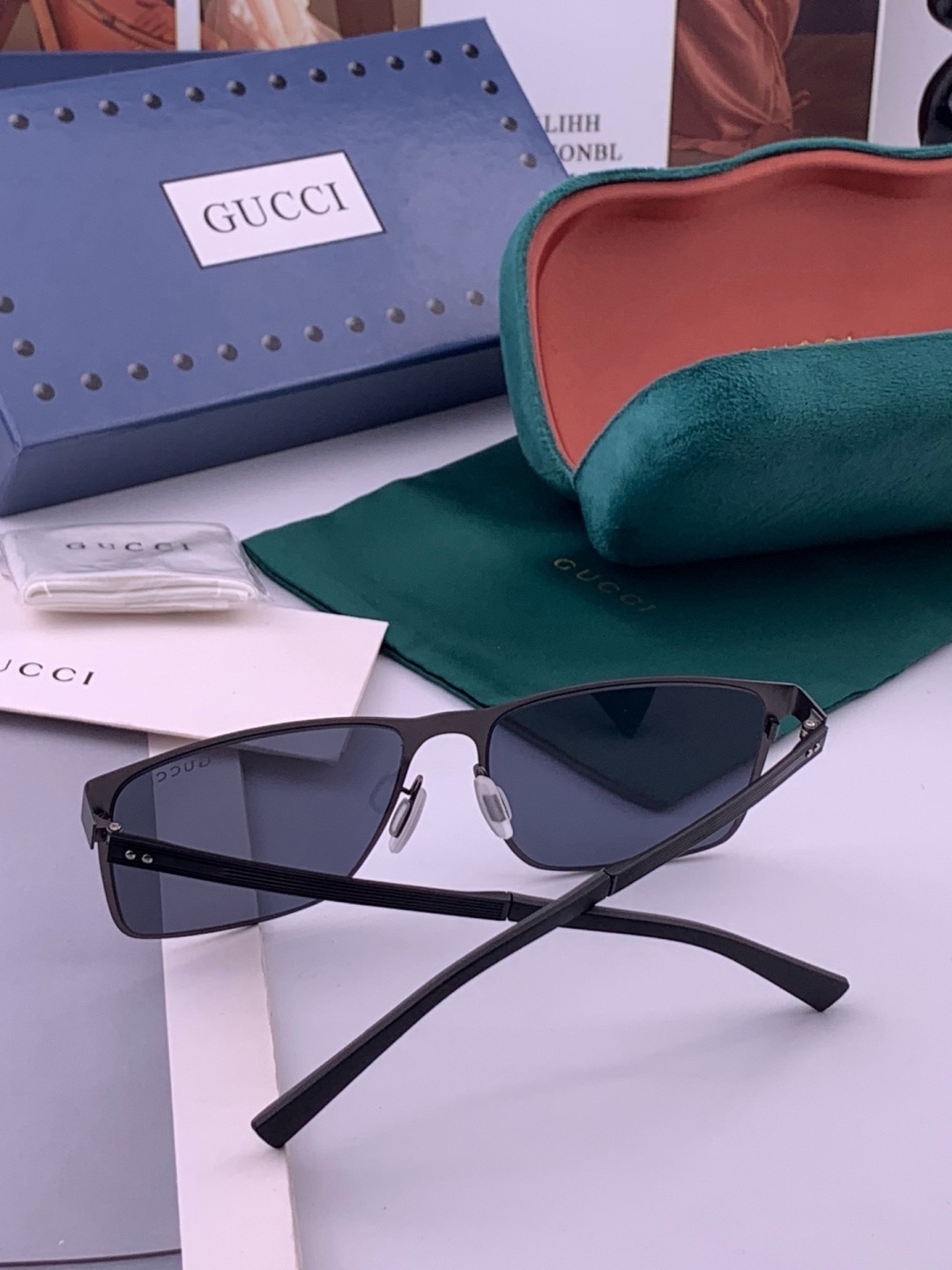 GUCCI 男款炫彩飞行员偏光太阳镜 ❤️材质：高清尼龙加厚卡槽高清偏光镜片 🌹无边框镜架💕颜👍型号：G