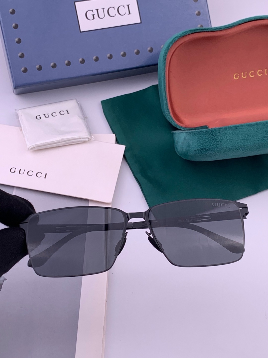 ♦️GUCCI 新款男女情侣款太阳镜多边形墨镜iP电镀永不褪色 超轻超有弹性整幅眼镜无螺丝重要的是压不坏