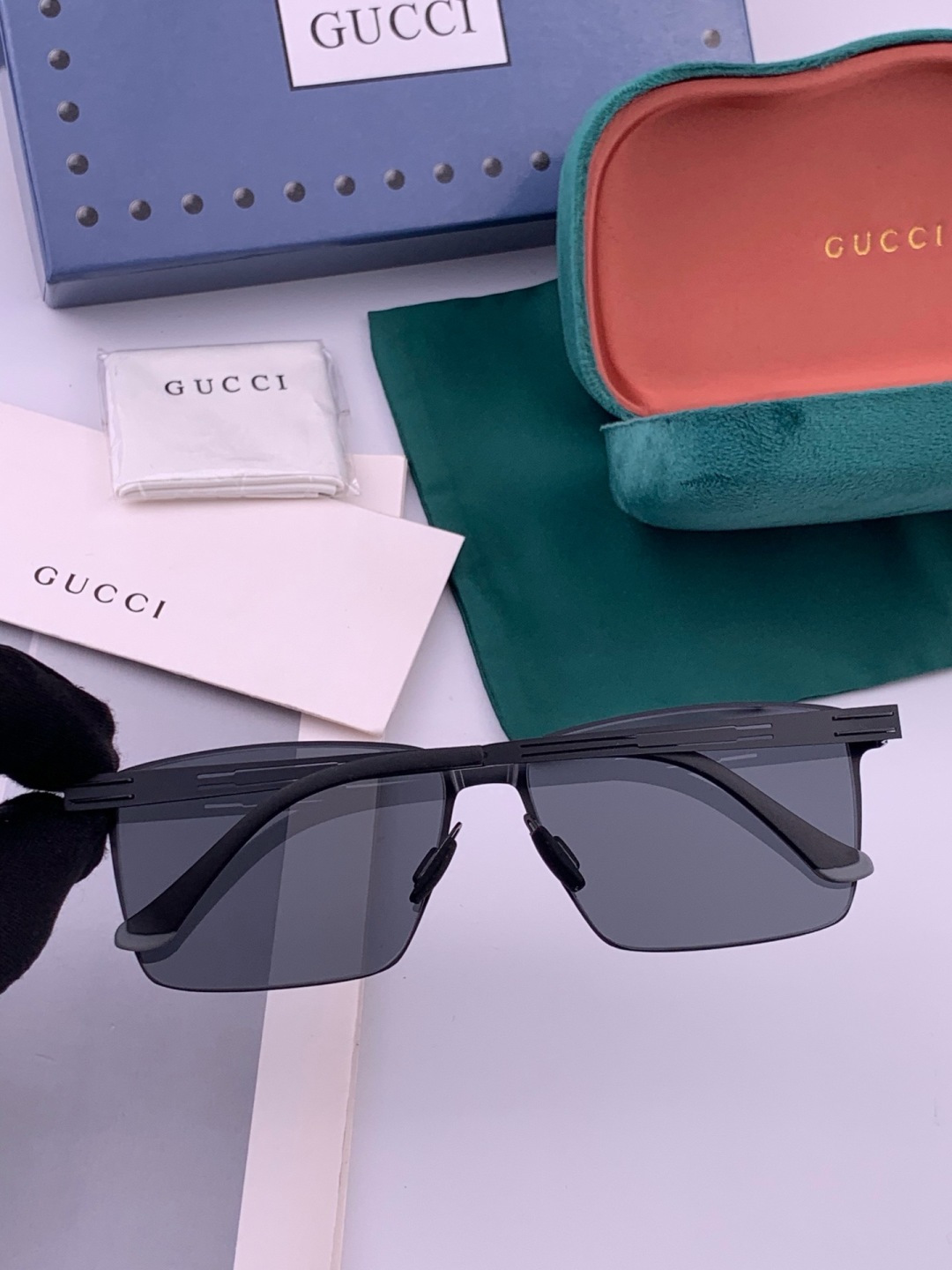 ♦️GUCCI 新款男女情侣款太阳镜多边形墨镜iP电镀永不褪色 超轻超有弹性整幅眼镜无螺丝重要的是压不坏