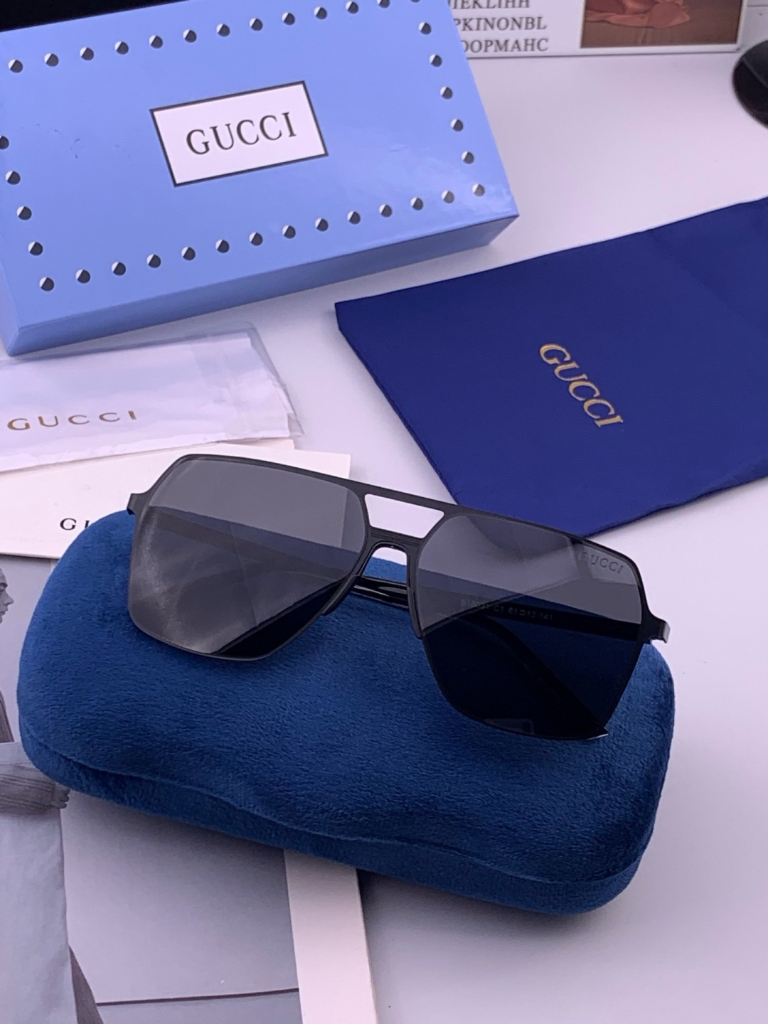 GUCCI 男款炫彩飞行员偏光太阳镜 ❤️材质：高清尼龙加厚卡槽高清偏光镜片 🌹无边框镜架💕颜👍型号：G