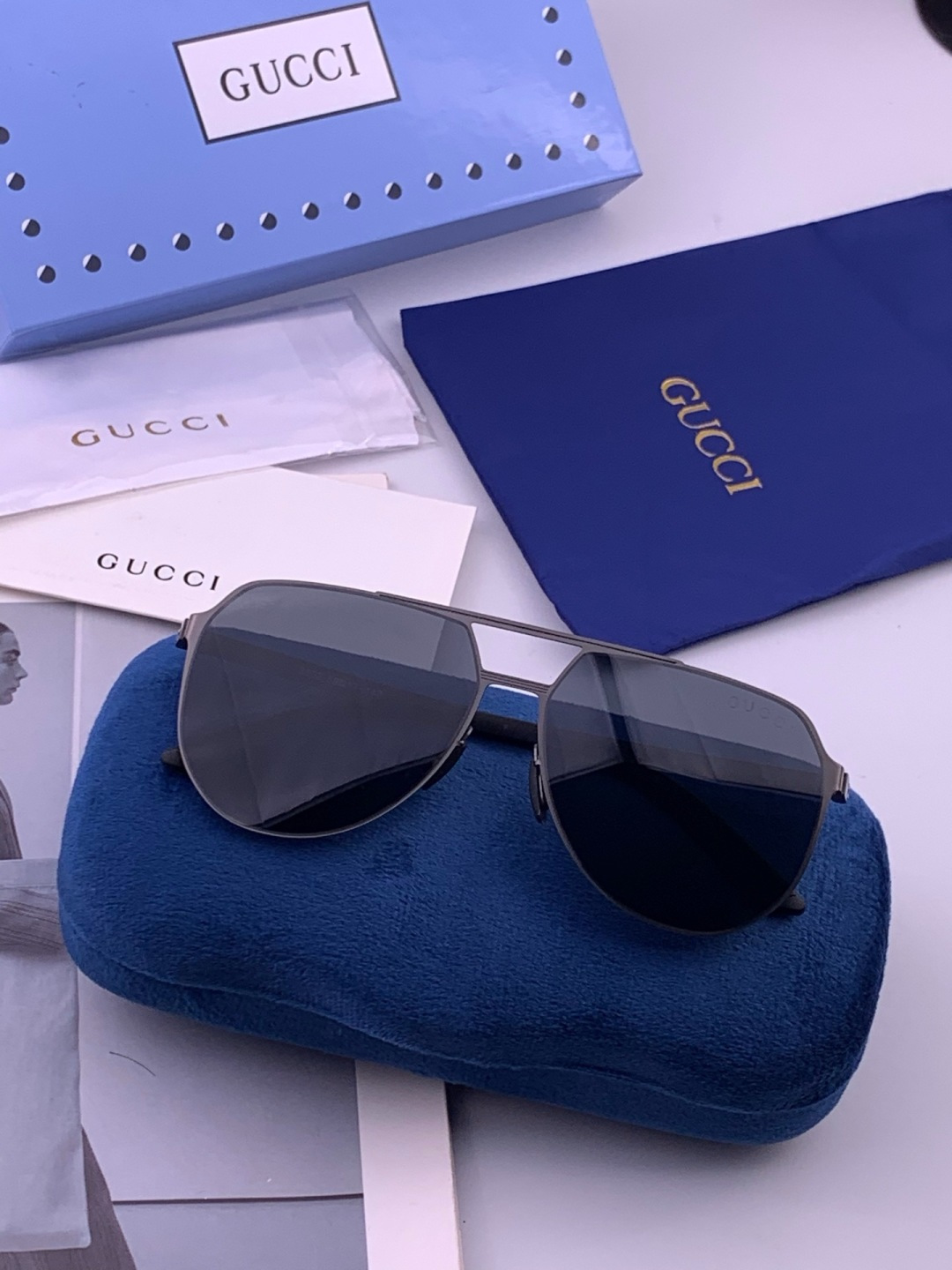 GUCCI 男款炫彩飞行员偏光太阳镜 ❤️材质：高清尼龙加厚卡槽高清偏光镜片 🌹无边框镜架💕颜👍型号：G
