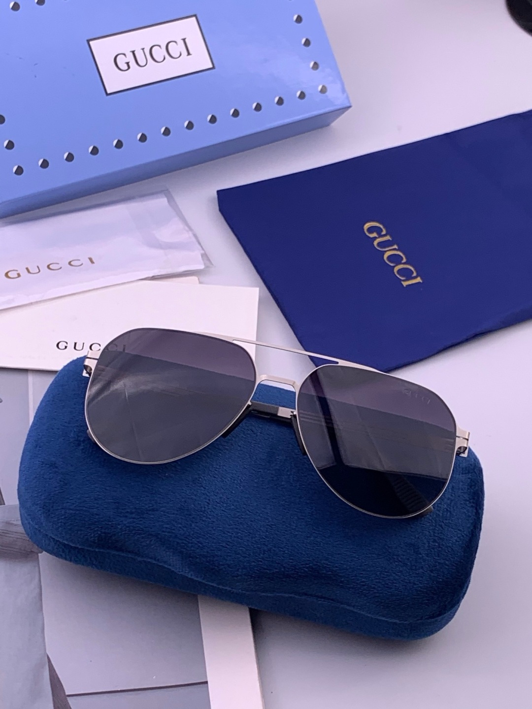 ♦️ GUCCI 新款男女情侣款太阳镜多边形墨镜iP电镀永不褪色 超轻超有弹性整幅眼镜无螺丝重要的是压不