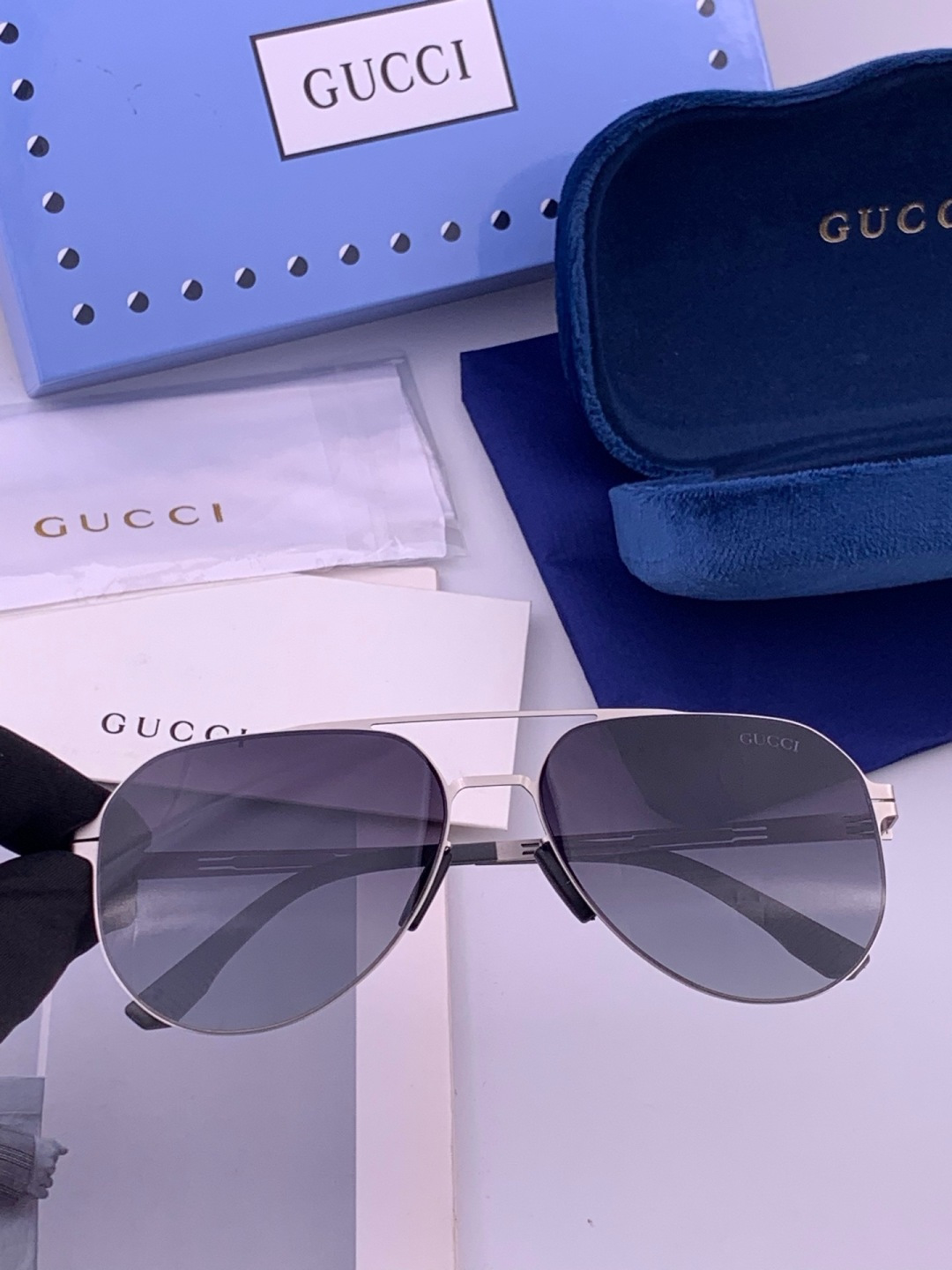 ♦️ GUCCI 新款男女情侣款太阳镜多边形墨镜iP电镀永不褪色 超轻超有弹性整幅眼镜无螺丝重要的是压不