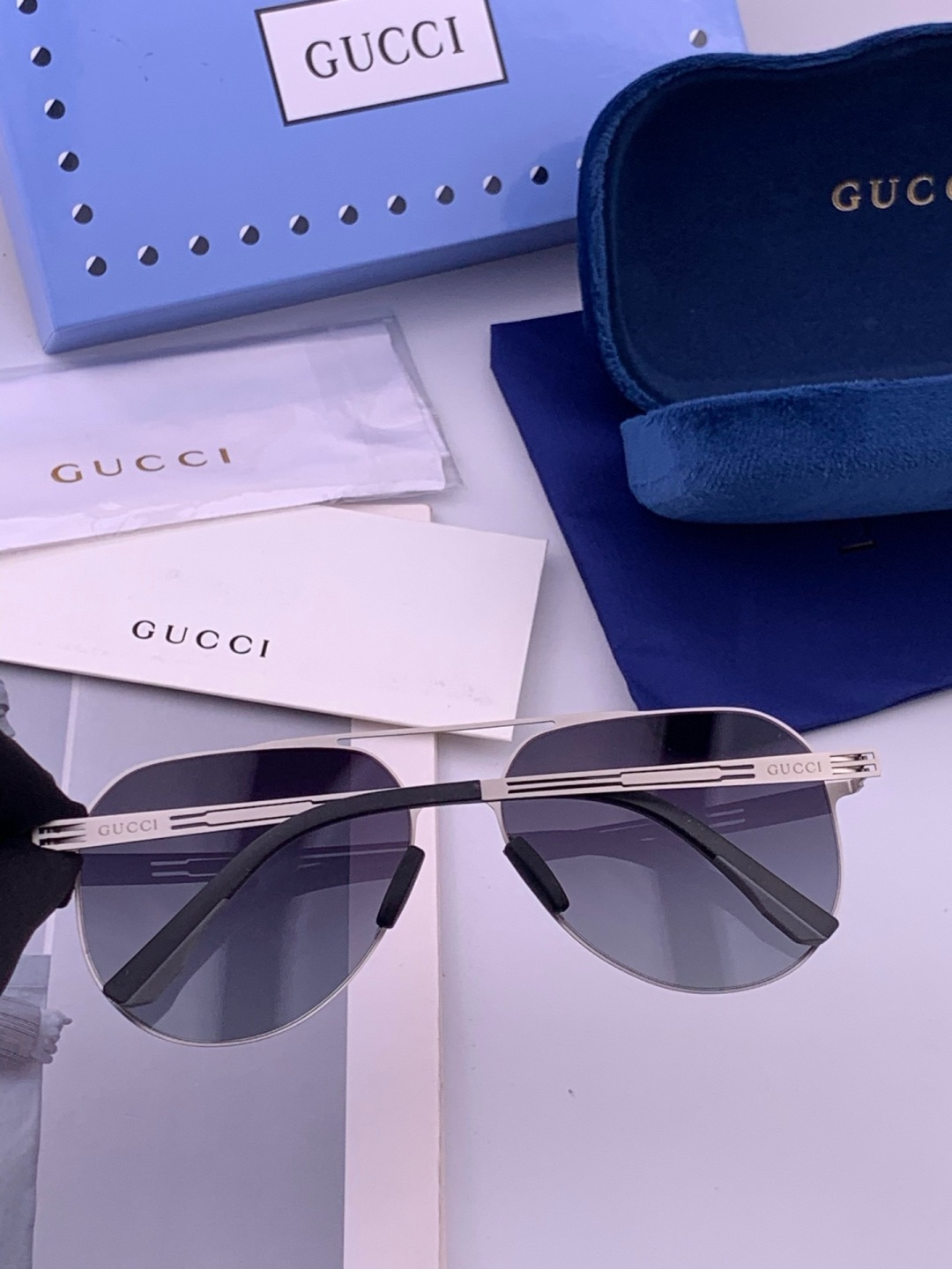 ♦️ GUCCI 新款男女情侣款太阳镜多边形墨镜iP电镀永不褪色 超轻超有弹性整幅眼镜无螺丝重要的是压不