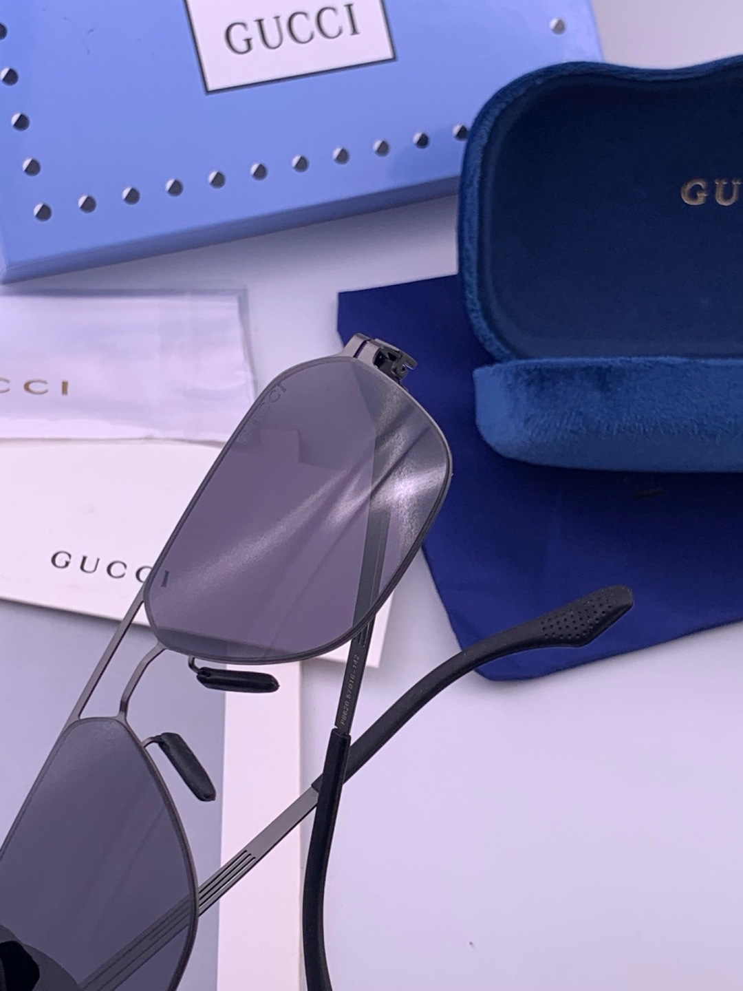 ♦️GUCCI 新款男女情侣款太阳镜多边形墨镜iP电镀永不褪色 超轻超有弹性整幅眼镜无螺丝重要的是压不坏