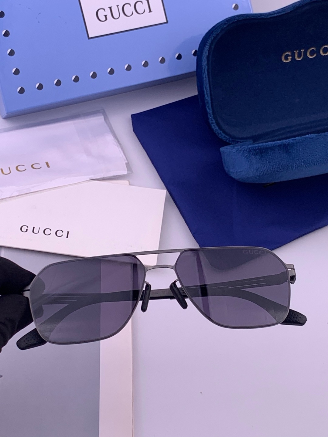 ♦️GUCCI 新款男女情侣款太阳镜多边形墨镜iP电镀永不褪色 超轻超有弹性整幅眼镜无螺丝重要的是压不坏