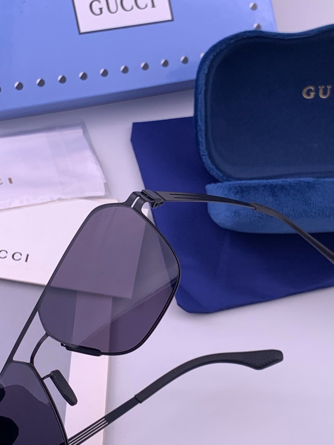 ♦️GUCCI 新款男女情侣款太阳镜多边形墨镜iP电镀永不褪色 超轻超有弹性整幅眼镜无螺丝重要的是压不坏