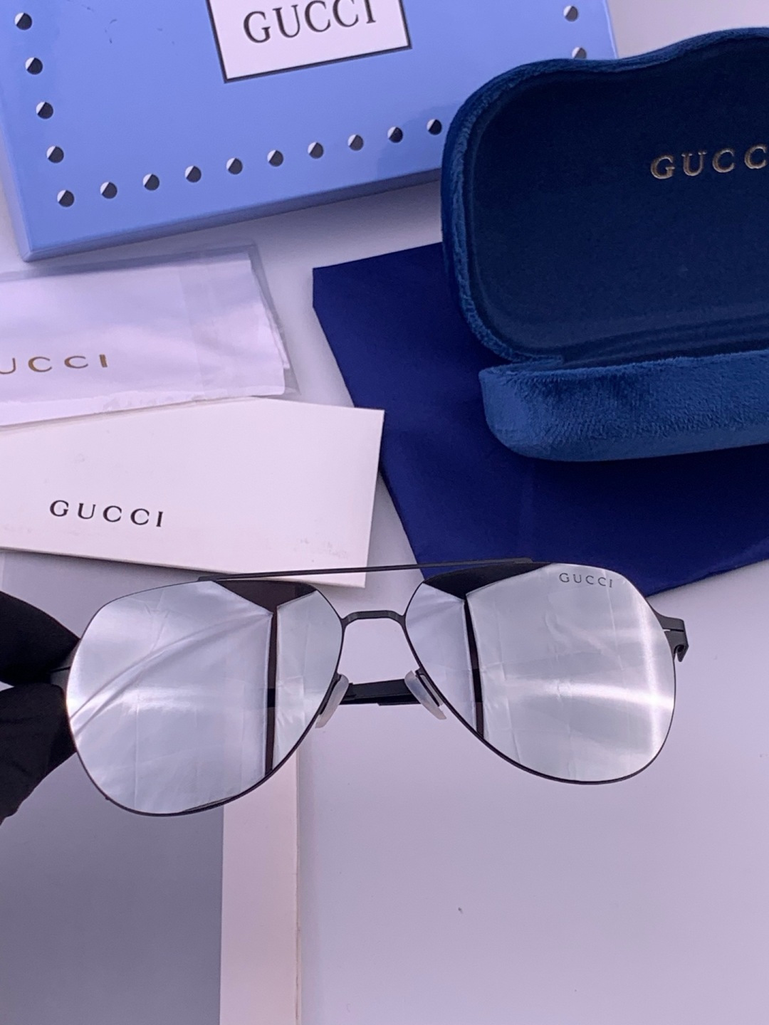 ♦️GUCCI 新款男女情侣款太阳镜多边形墨镜iP电镀永不褪色 超轻超有弹性整幅眼镜无螺丝重要的是压不坏