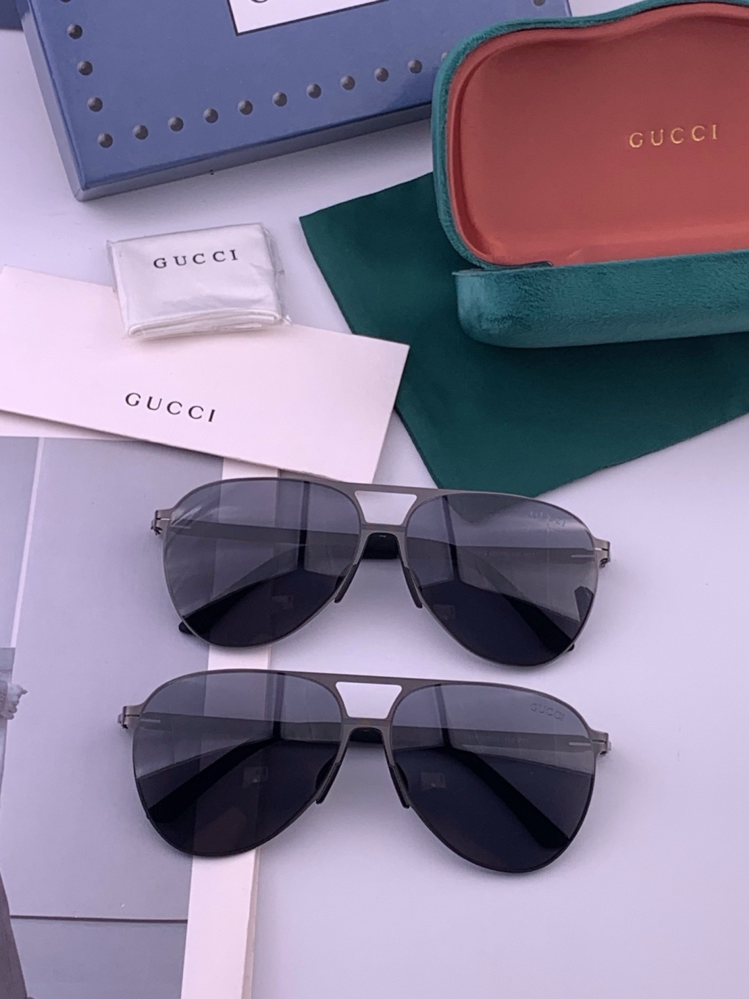♦️ GUCCI 新款男女情侣款太阳镜多边形墨镜iP电镀永不褪色 超轻超有弹性整幅眼镜无螺丝重要的是压不