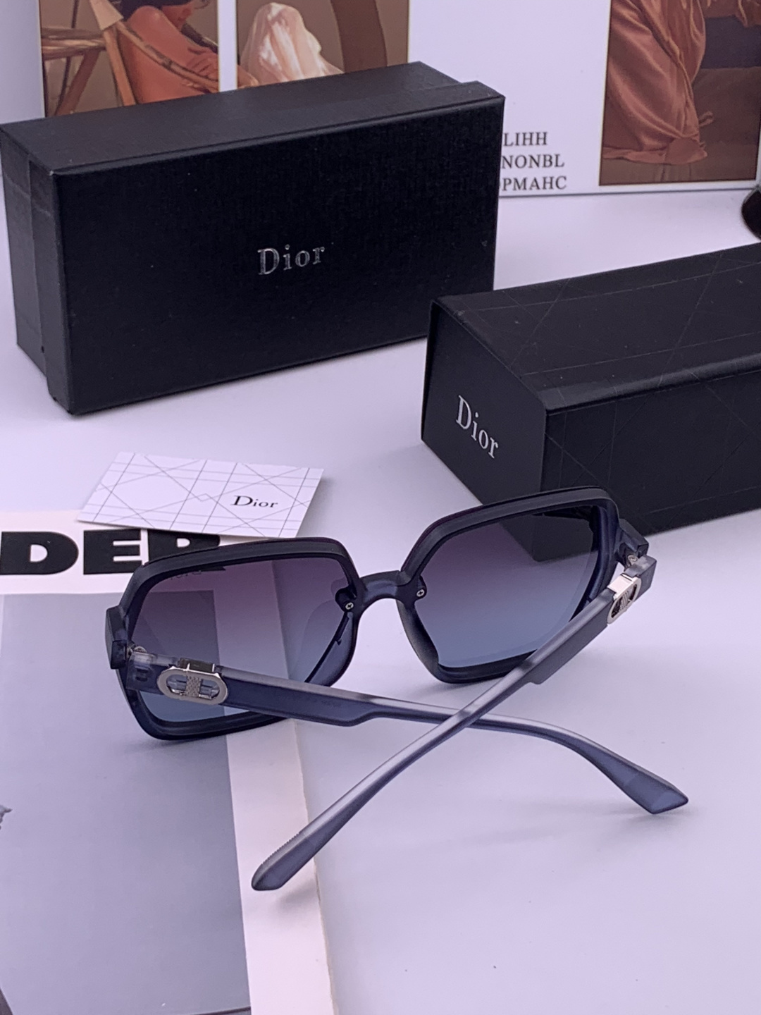 🔺 【DIOR-迪奥】开春新款 潮流爆款 时尚方框偏光太阳镜 高品质 佩戴舒适 网红潮款墨镜 型号：D6