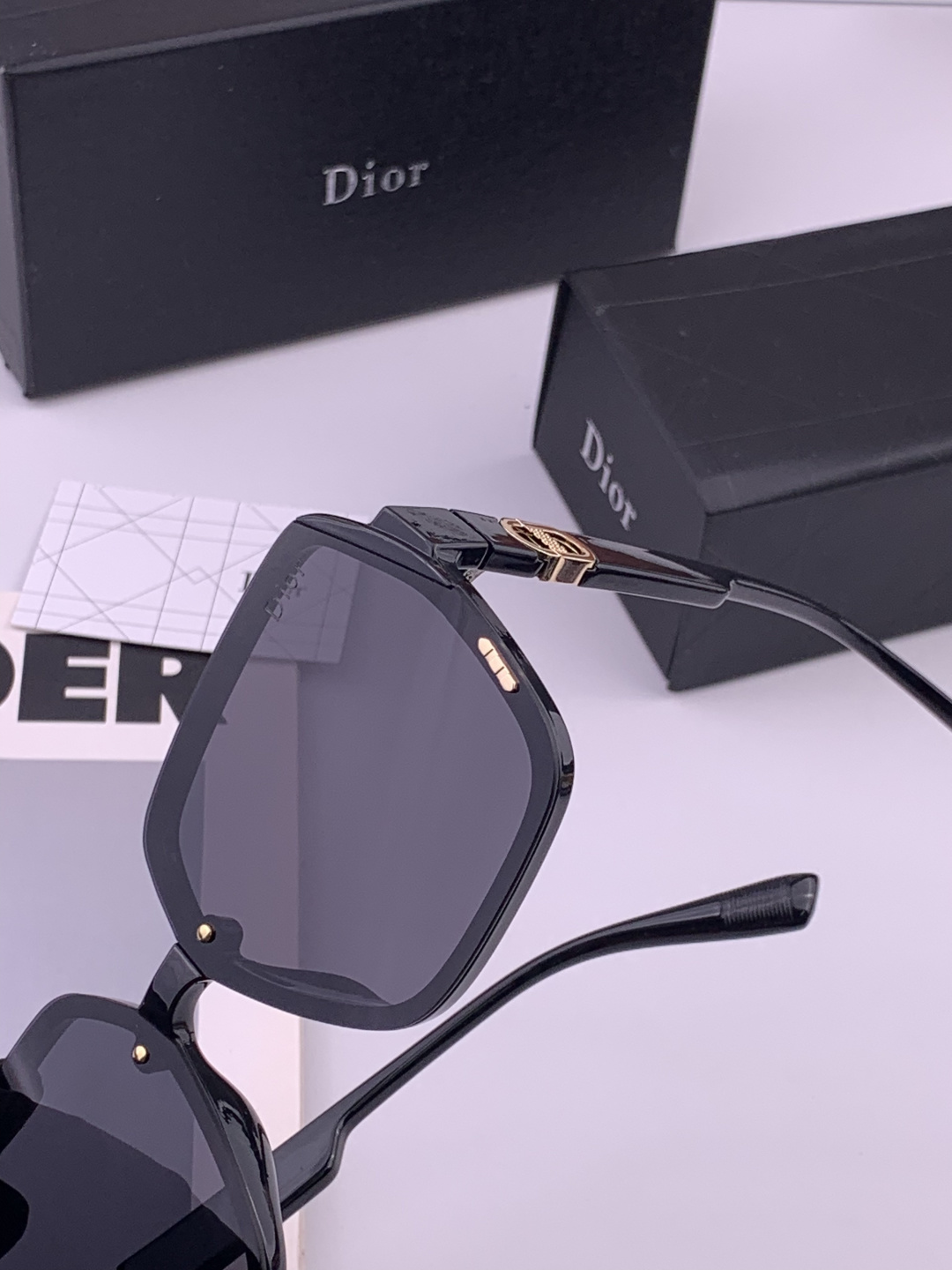 🔺 【DIOR-迪奥】开春新款 潮流爆款 时尚方框偏光太阳镜 高品质 佩戴舒适 网红潮款墨镜 型号：D6