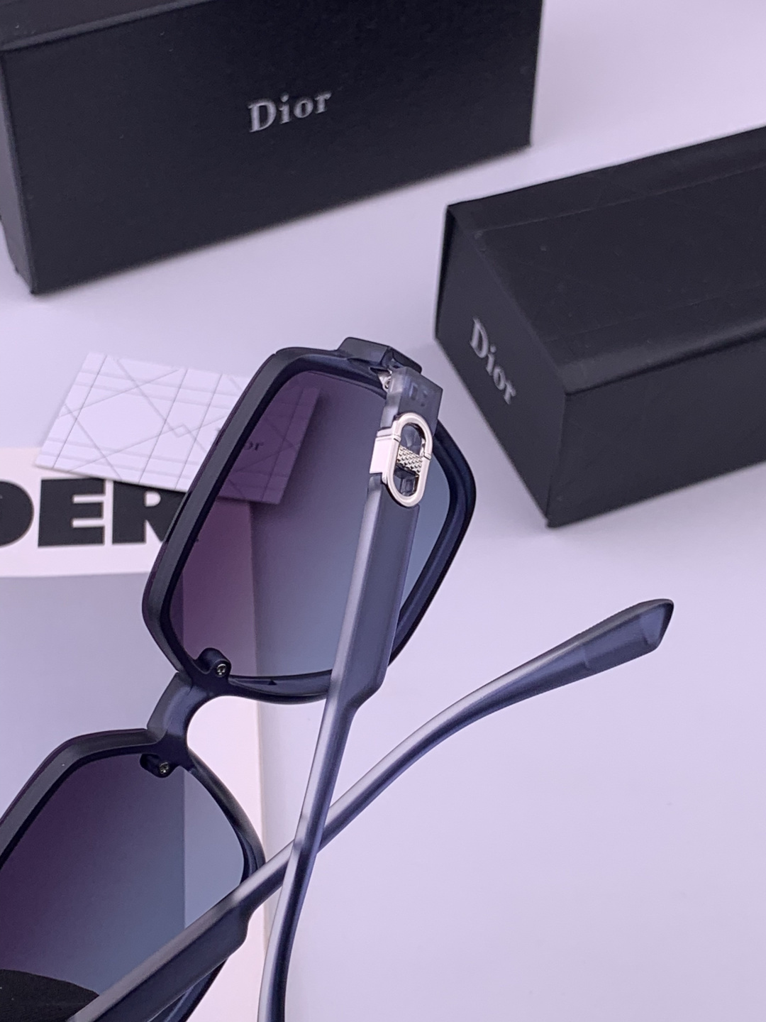 🔺 【DIOR-迪奥】开春新款 潮流爆款 时尚方框偏光太阳镜 高品质 佩戴舒适 网红潮款墨镜 型号：D6