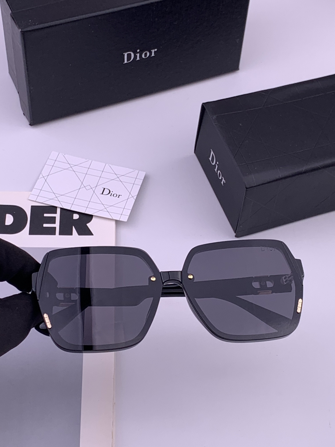 🔺 【DIOR-迪奥】开春新款 潮流爆款 时尚方框偏光太阳镜 高品质 佩戴舒适 网红潮款墨镜 型号：D6