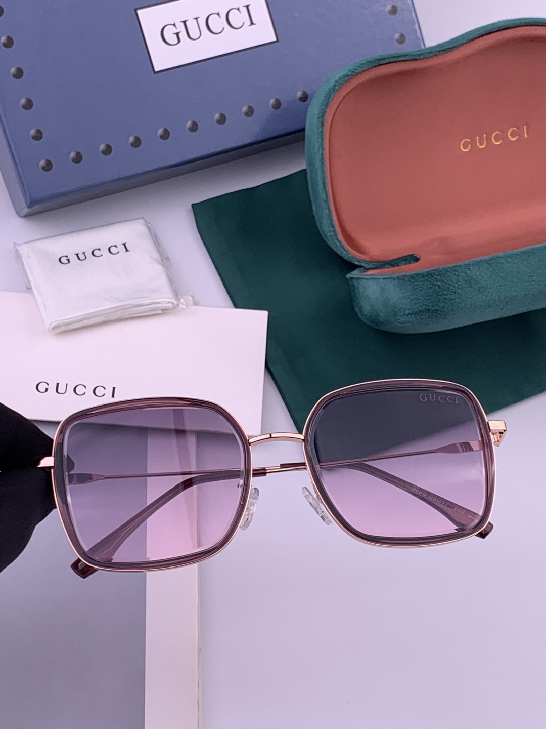 GUCCI 开春新款太阳镜 各路网红纷纷带起气场满分‼️ 俏皮甜美.上脸效果更佳.金属质感超好 型号：G