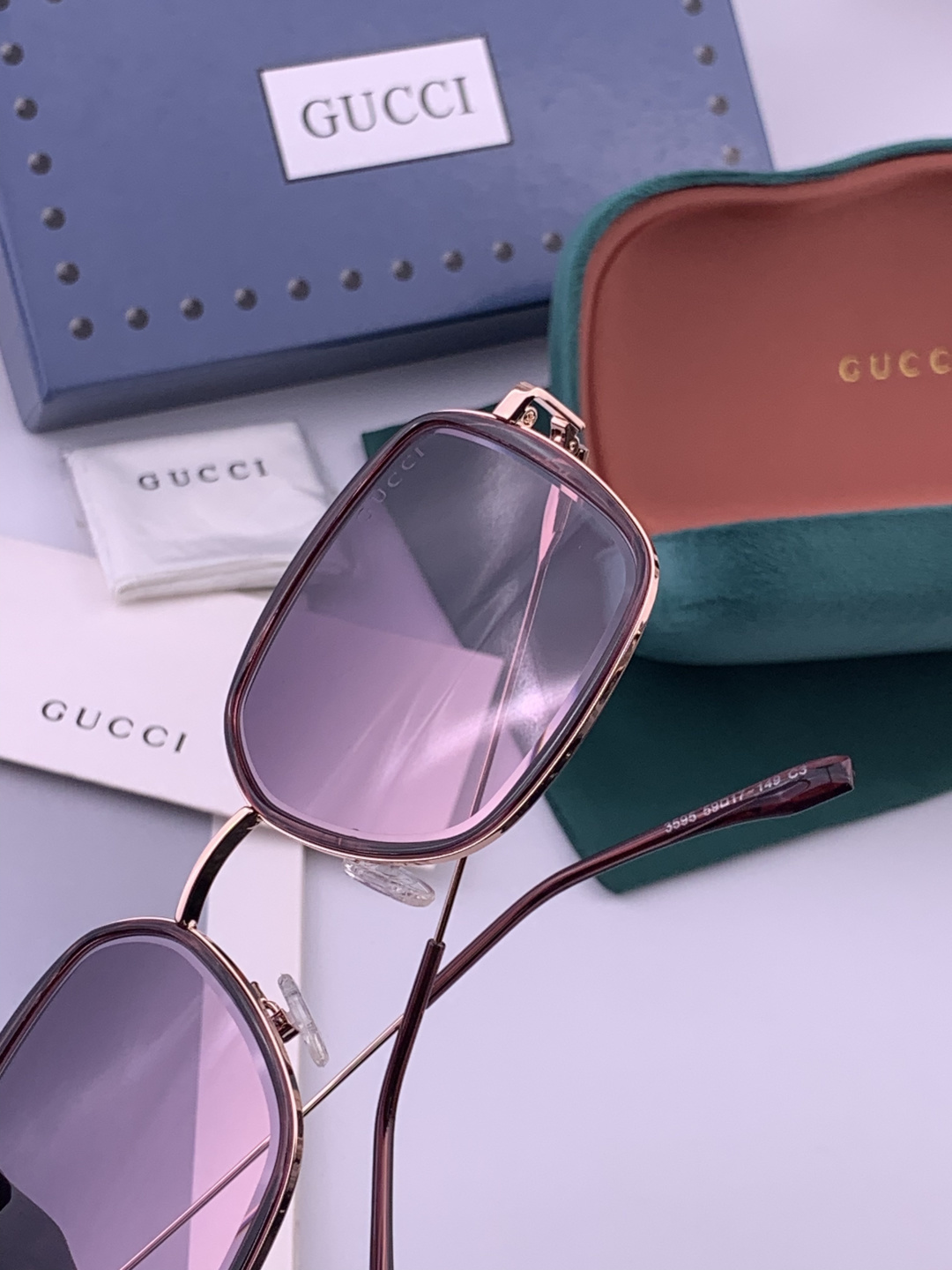 GUCCI 开春新款太阳镜 各路网红纷纷带起气场满分‼️ 俏皮甜美.上脸效果更佳.金属质感超好 型号：G