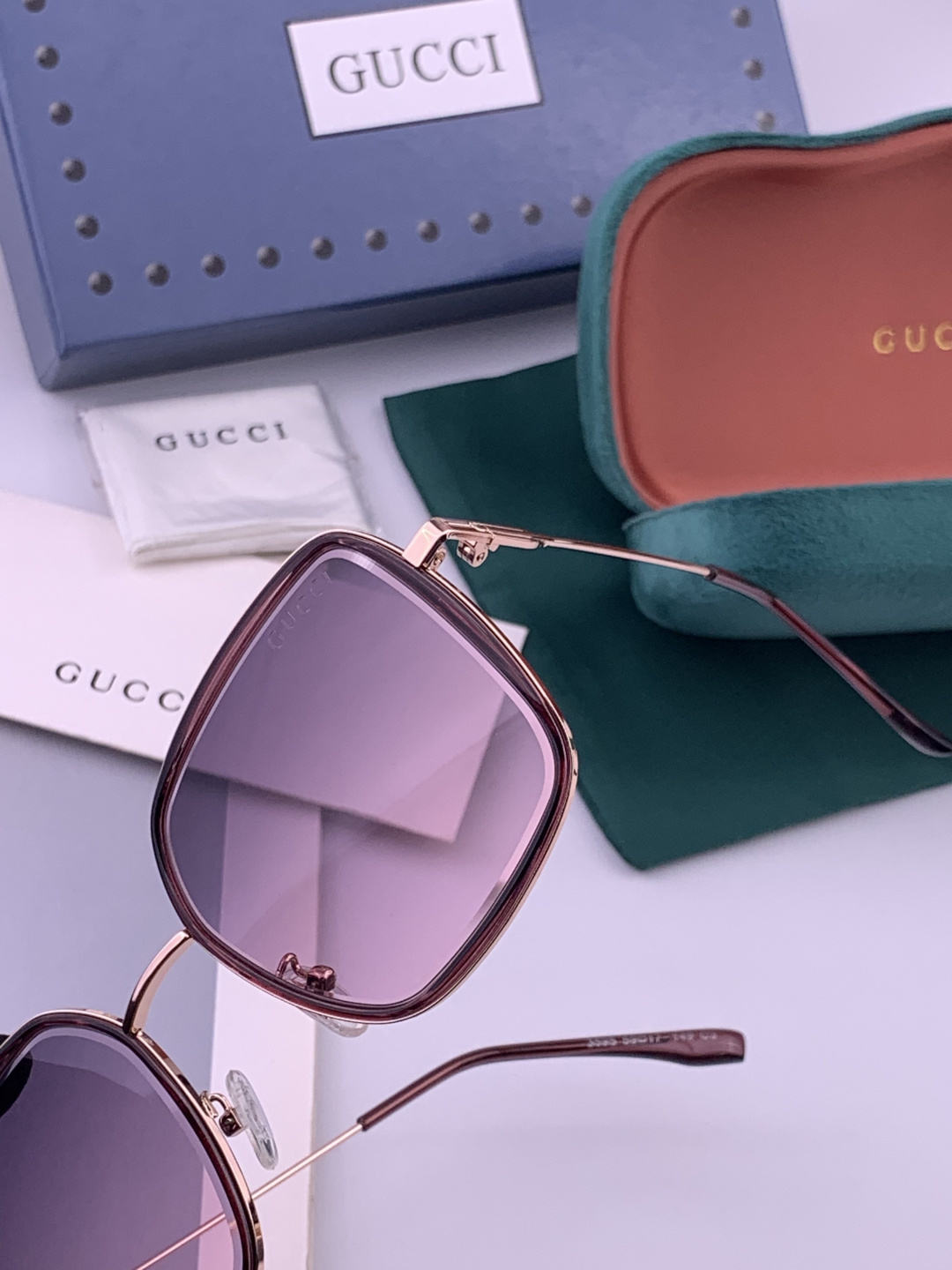 GUCCI 开春新款太阳镜 各路网红纷纷带起气场满分‼️ 俏皮甜美.上脸效果更佳.金属质感超好 型号：G