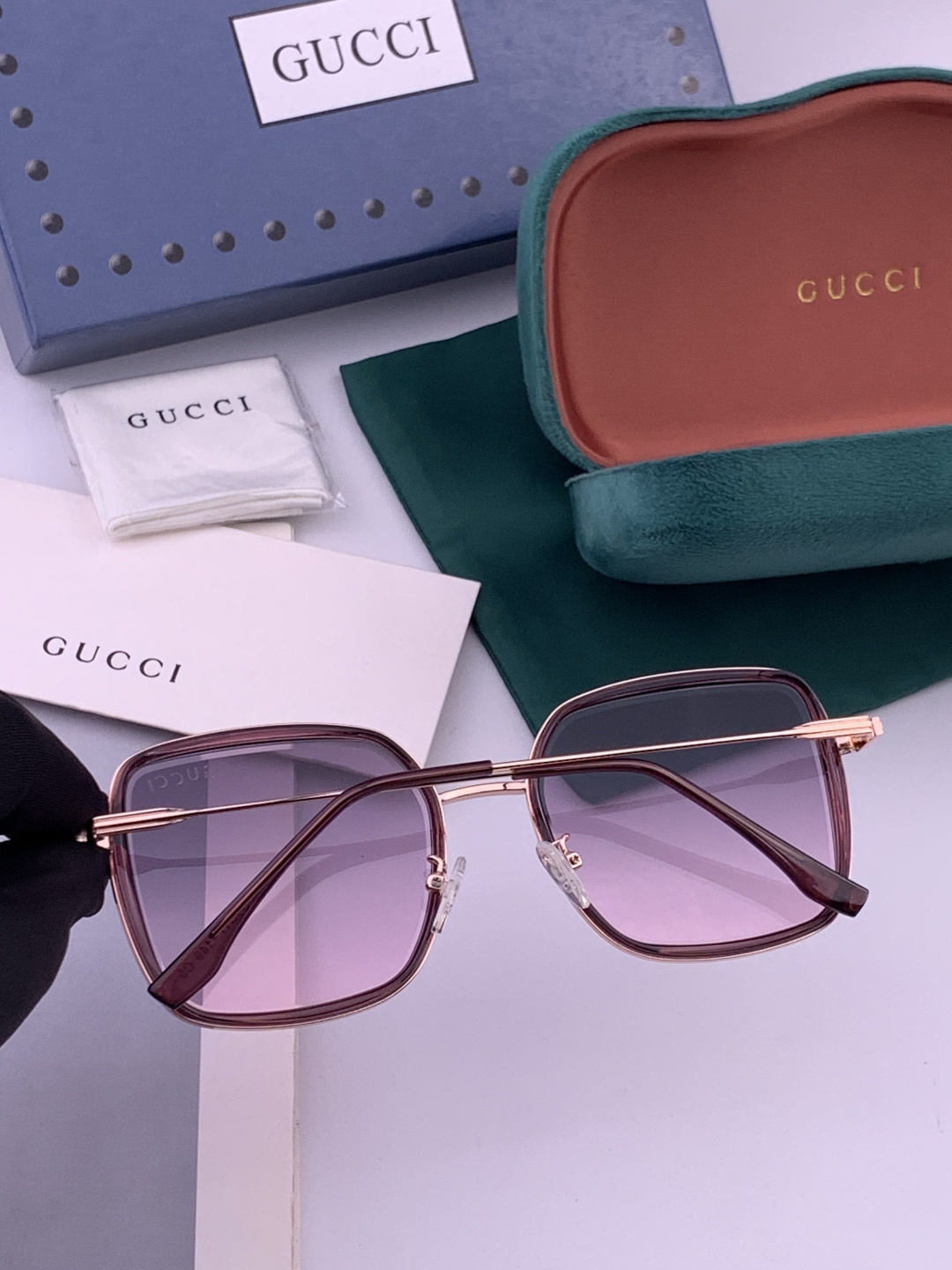 GUCCI 开春新款太阳镜 各路网红纷纷带起气场满分‼️ 俏皮甜美.上脸效果更佳.金属质感超好 型号：G