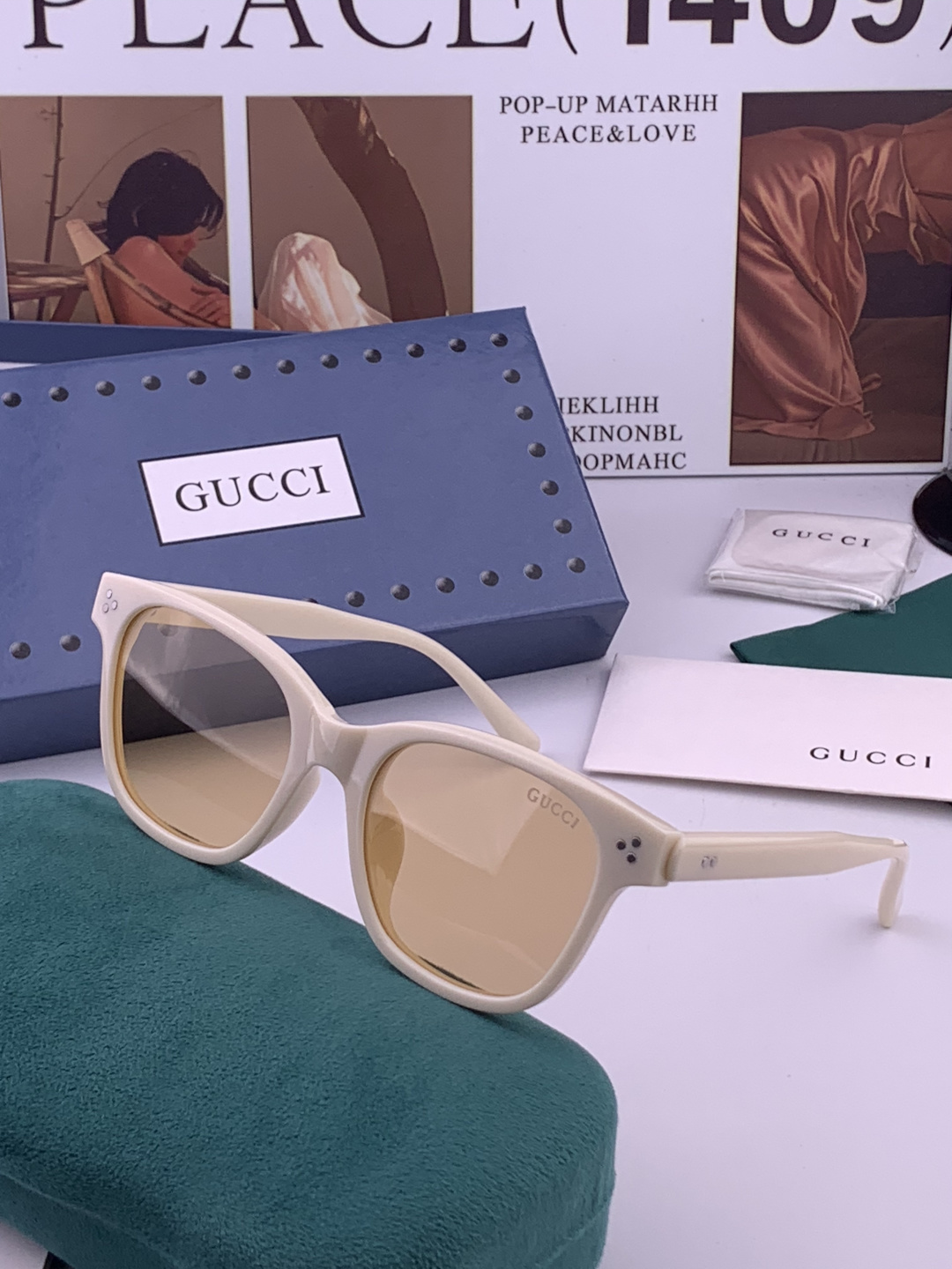 Gucci   经典的小框设计，不挑脸型，无论搭配大衣还是连衣裙都非常显气质尼龙偏光镜片预防紫外线 型号